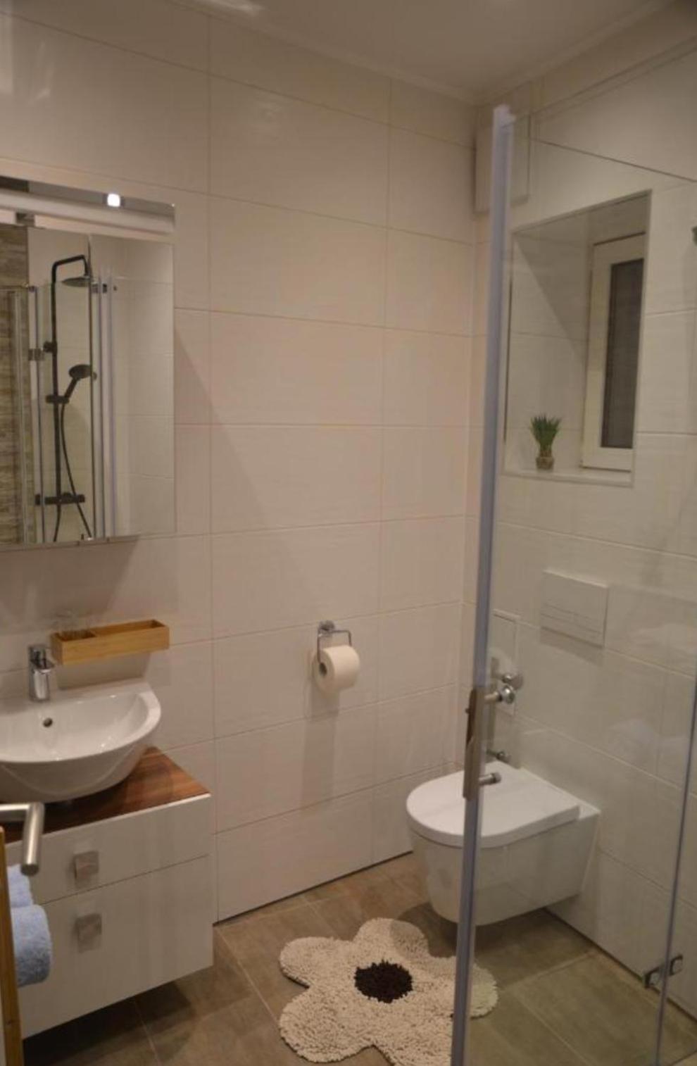 Vega - Free Parking - Self Checkin