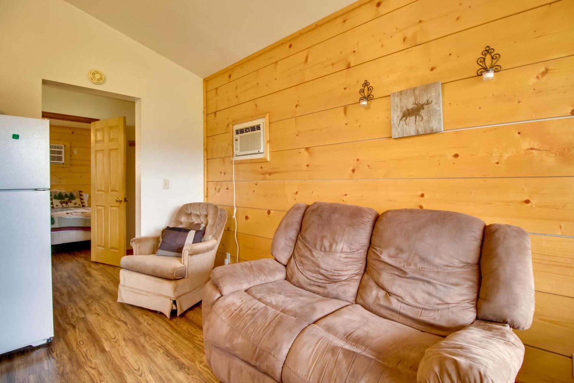 Close to River and Hiking Cabin in Mountain View