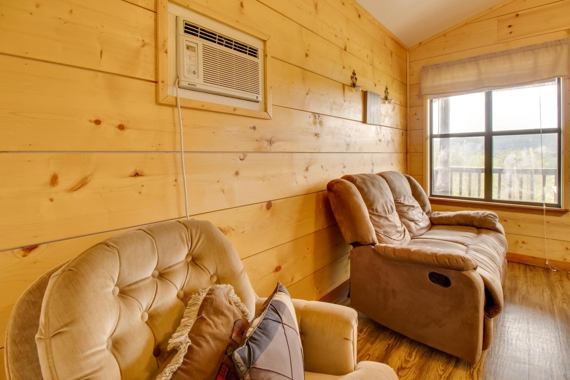 Close to River and Hiking Cabin in Mountain View