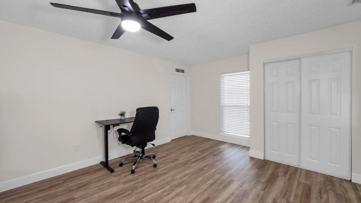 Relax in Lakeland Home, Swim, Pool, Arcade LegoLand, Disney, Bush Garden