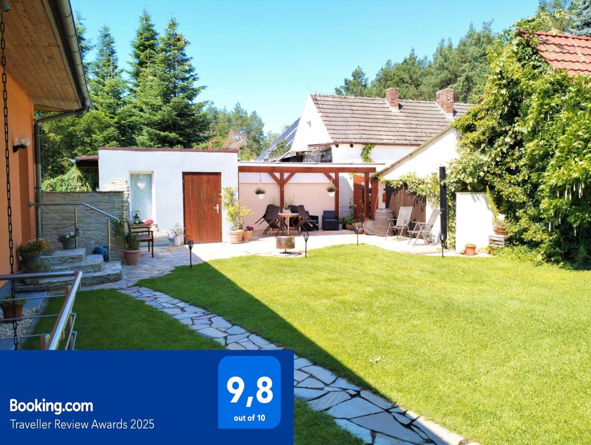 Ferienwohnung Am Waldesrand - Garten, Terrasse, Grill, Luftkühler, Massagesessel, Kinderspielecke, Spielekonsole