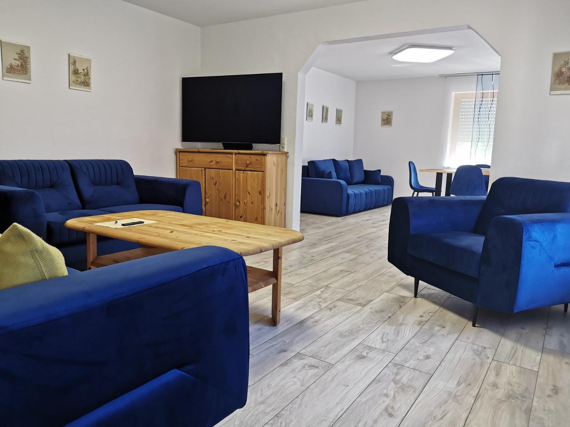 Communal lounge/ TV room