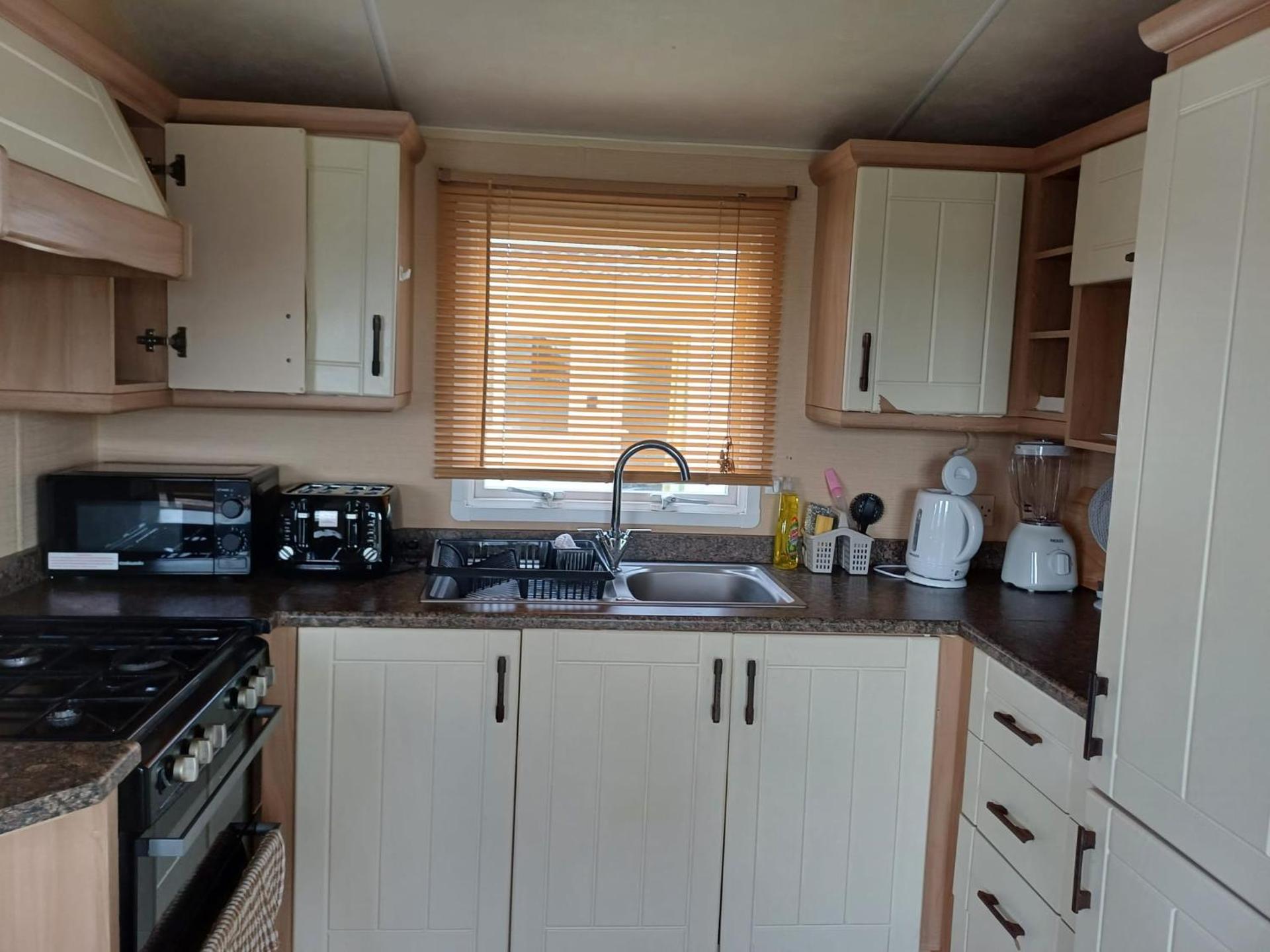 Cozy Caravan Retreat