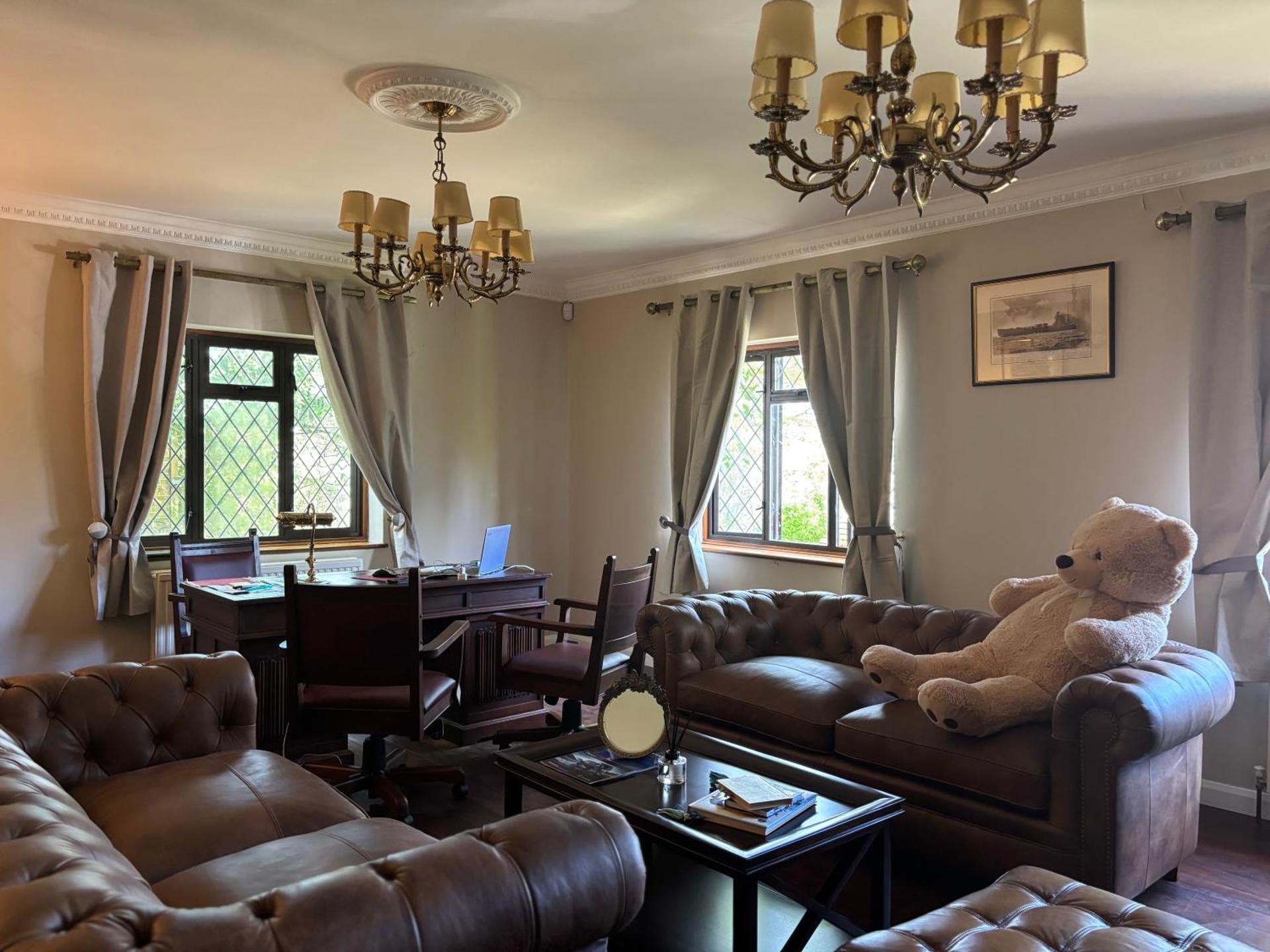 Communal lounge/ TV room