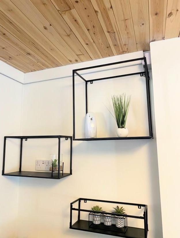 Hunters Hideaway-Hot Tub-Wiltshire-Groups