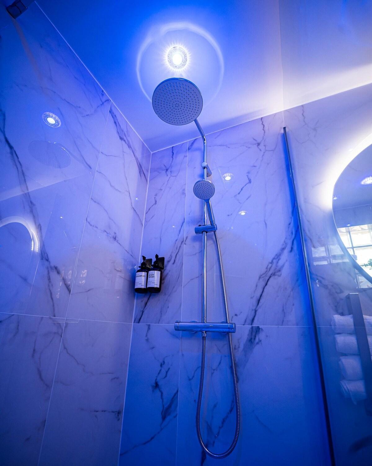 Beautiful Skyline Suite 30 minutes from Paris!