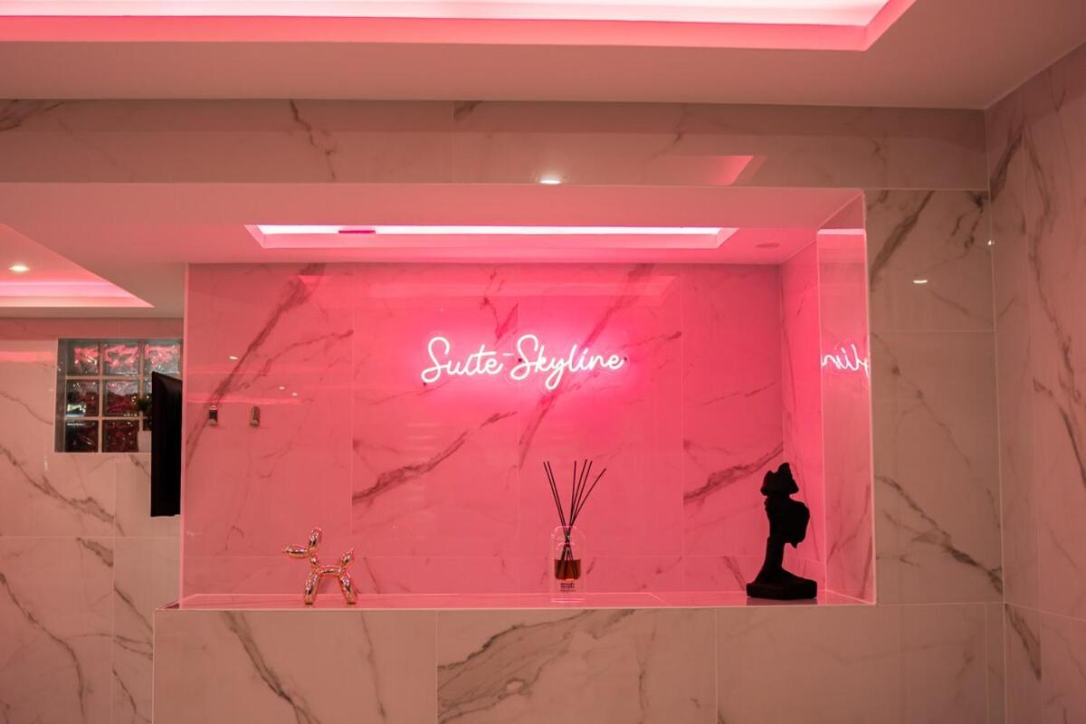 Beautiful Skyline Suite 30 minutes from Paris!