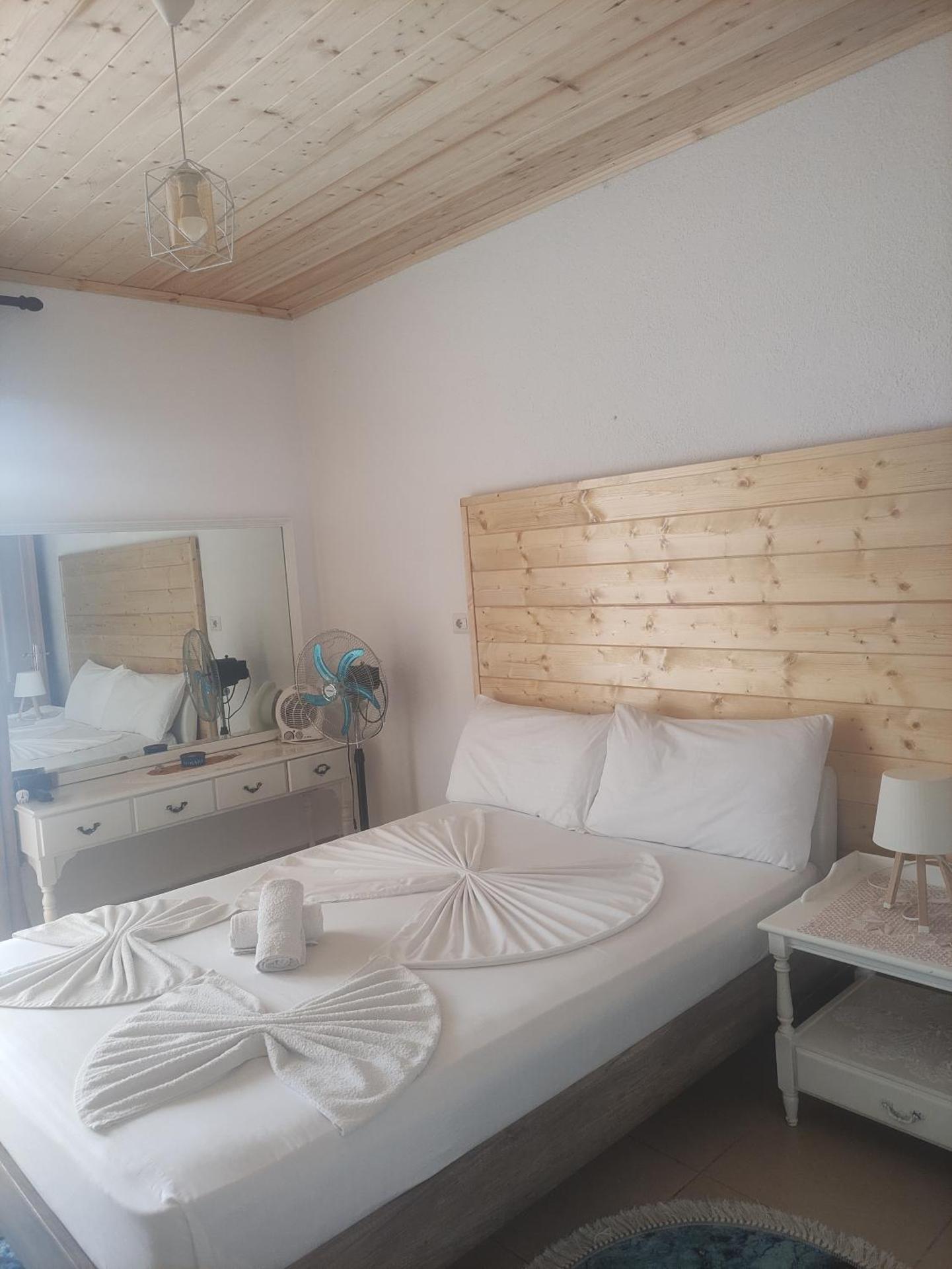 ERDA LAKESIDE Guesthouse