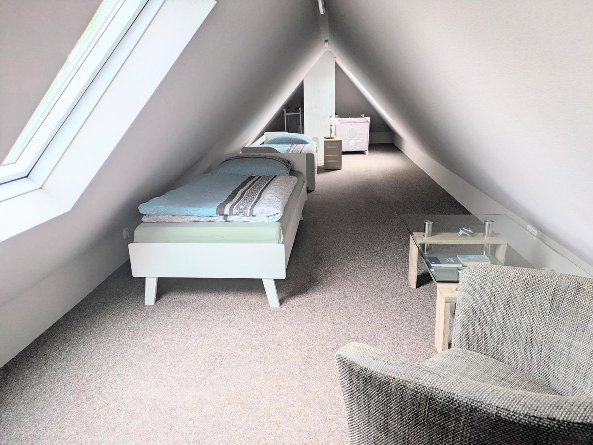 Dachgeschoss Wohnung nahe Heide