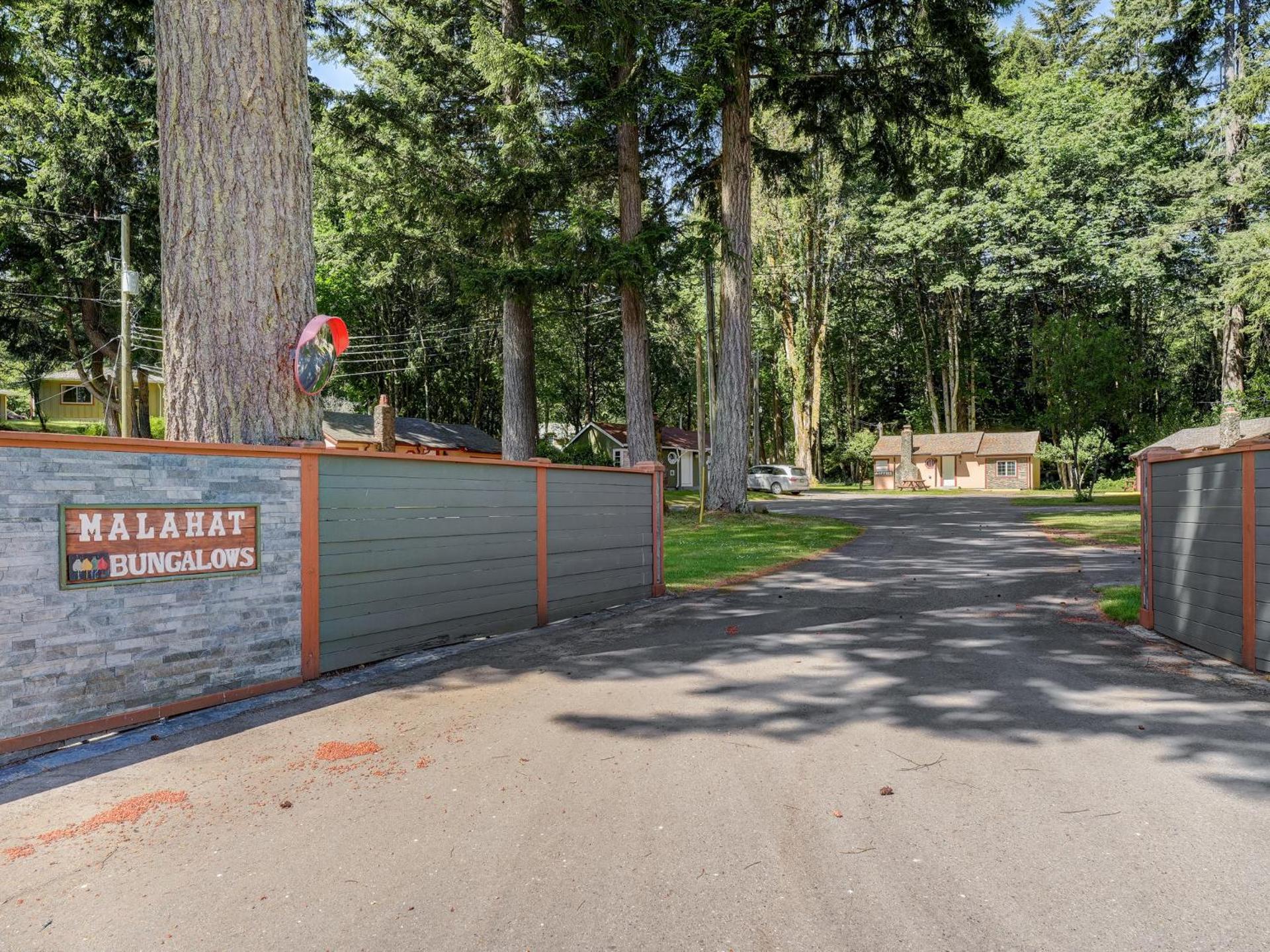 Malahat Bungalows Motel