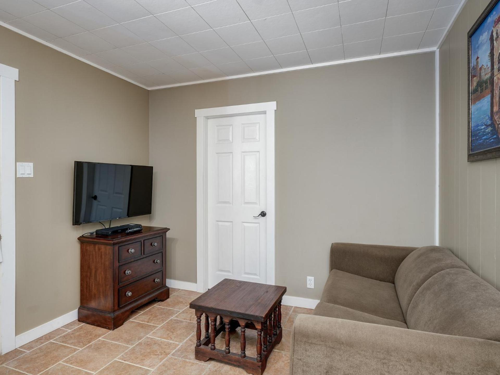 Malahat Bungalows Motel