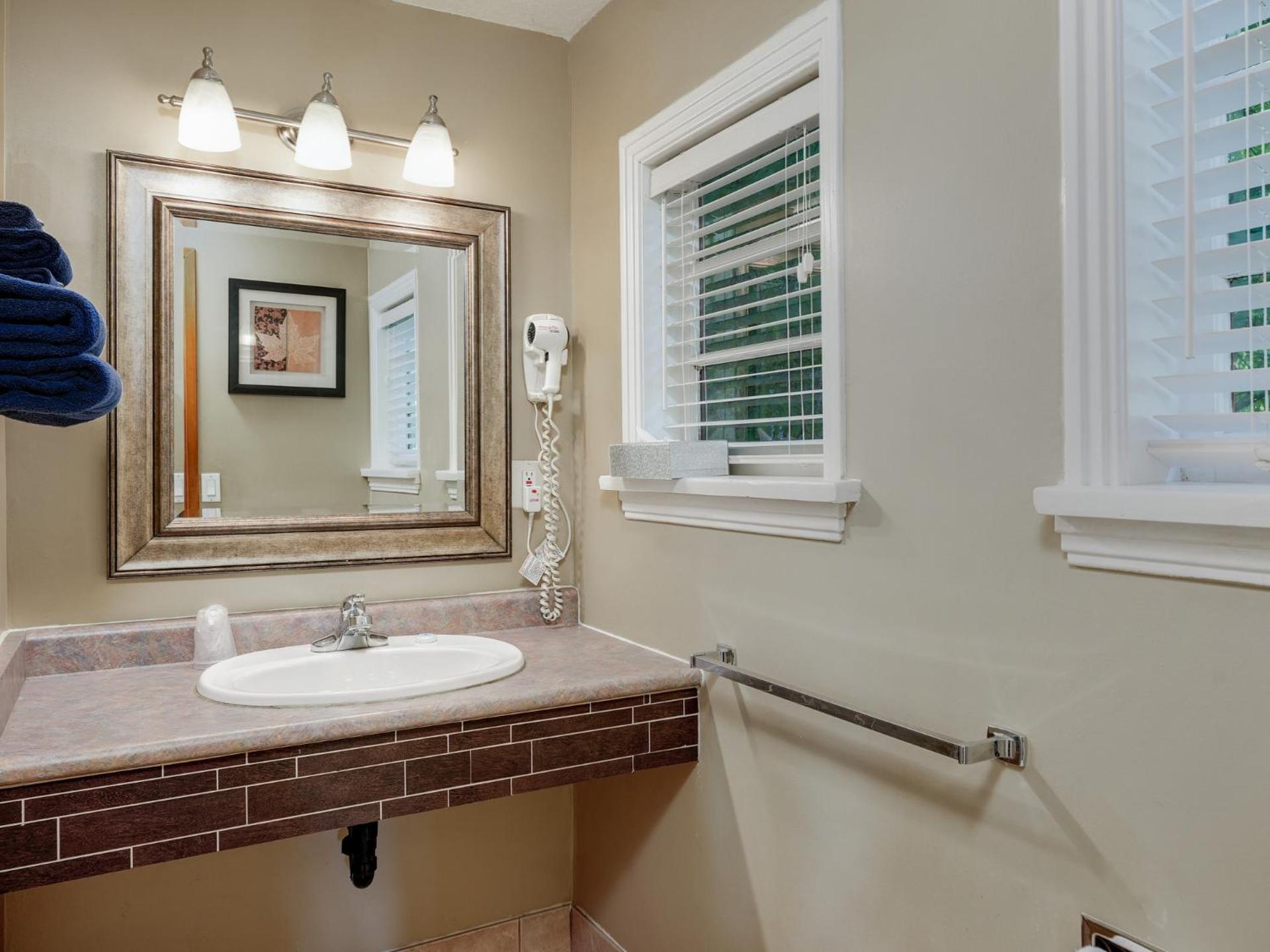 Malahat Bungalows Motel