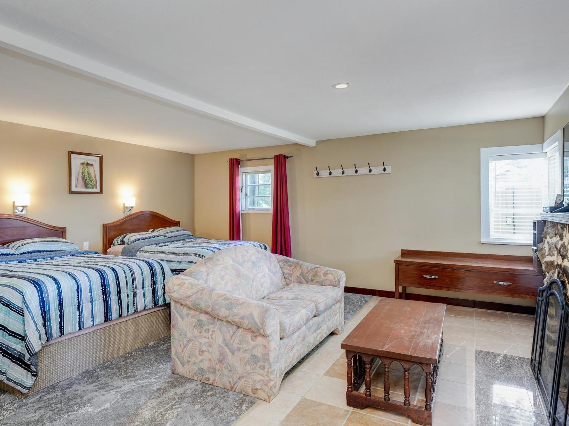 Malahat Bungalows Motel