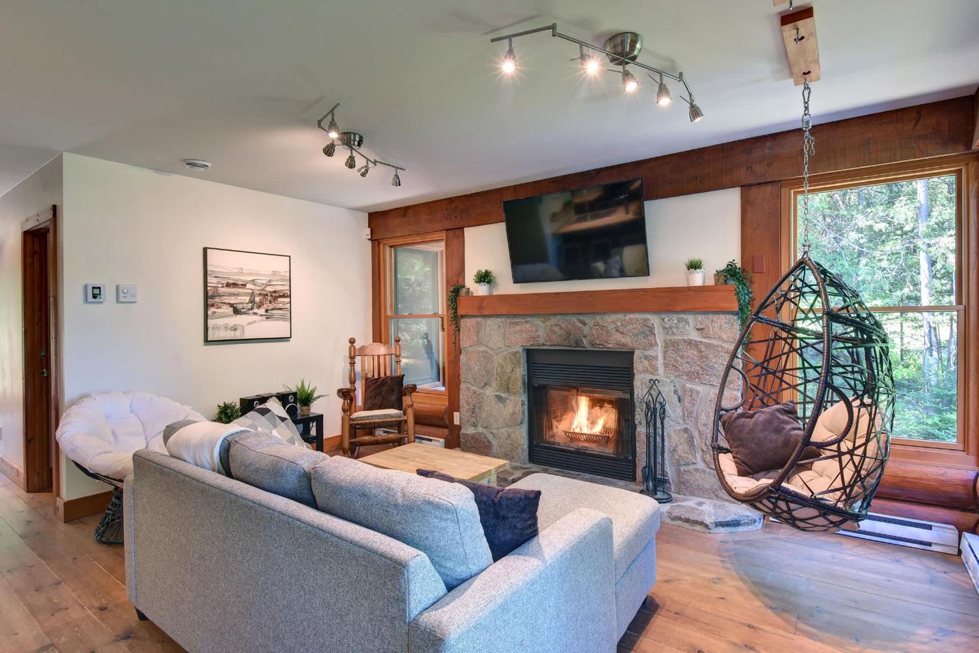 Family friends lake access & hot tub