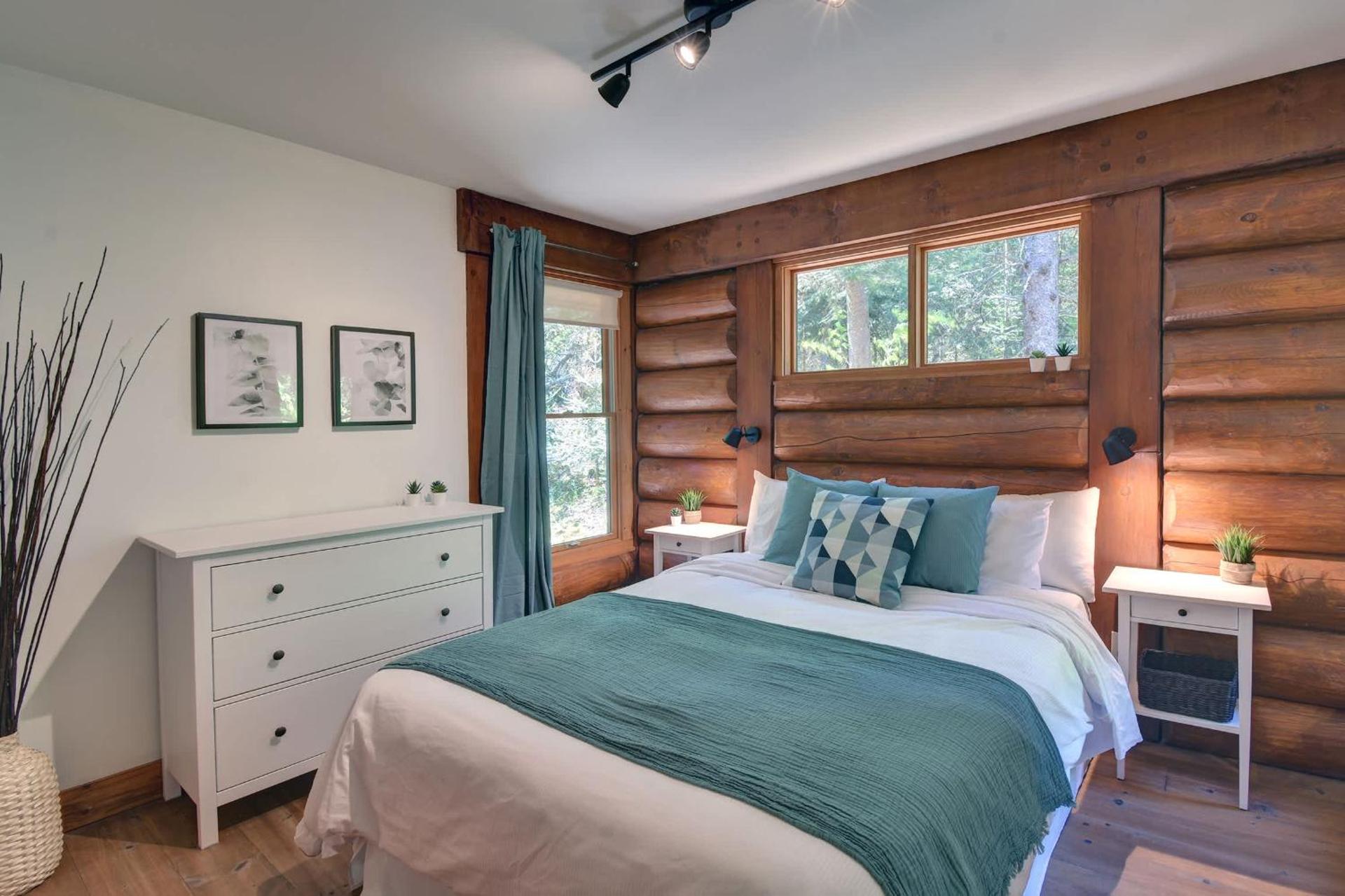 Family friends lake access & hot tub