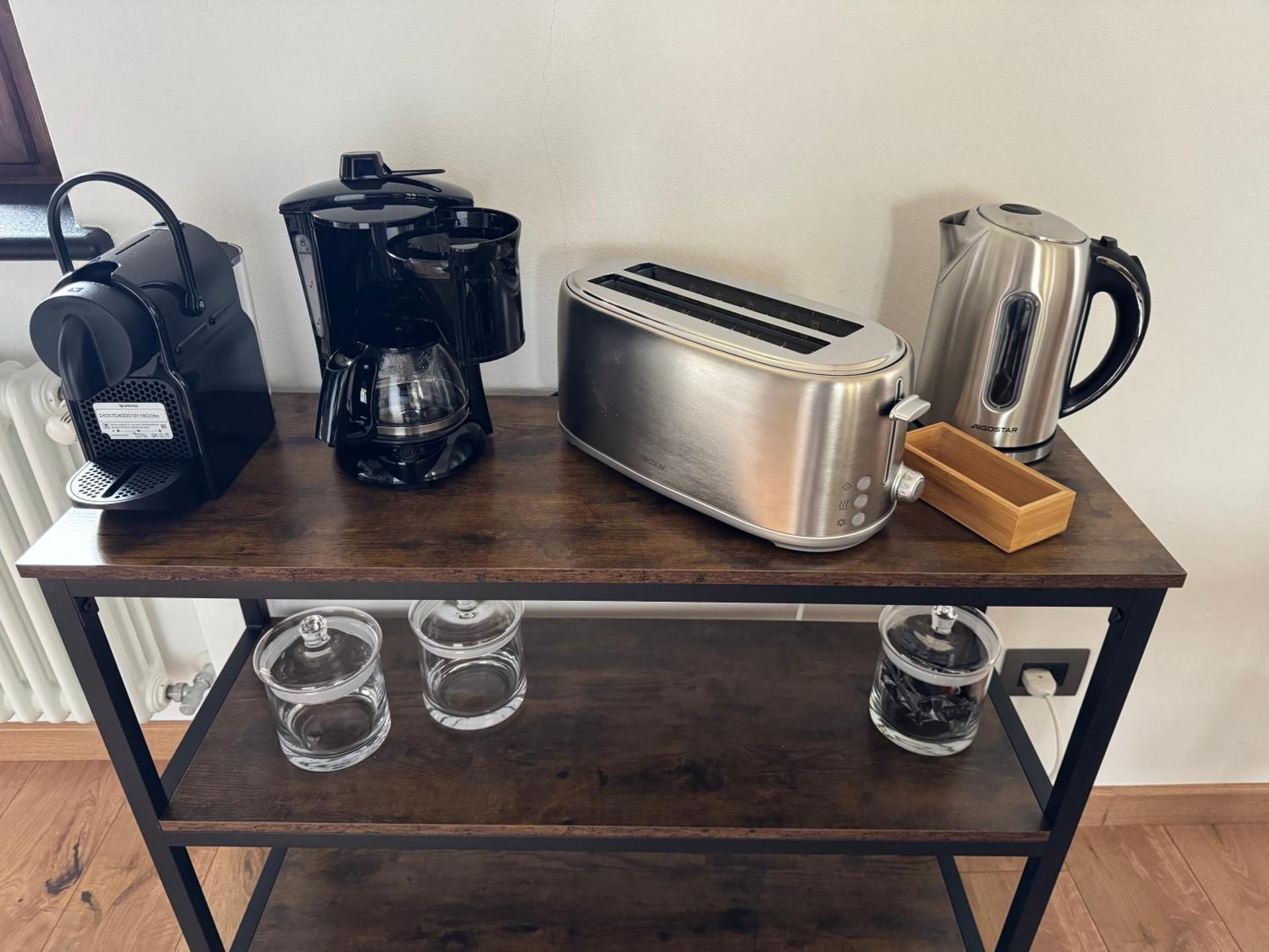 Coffee/tea facilities