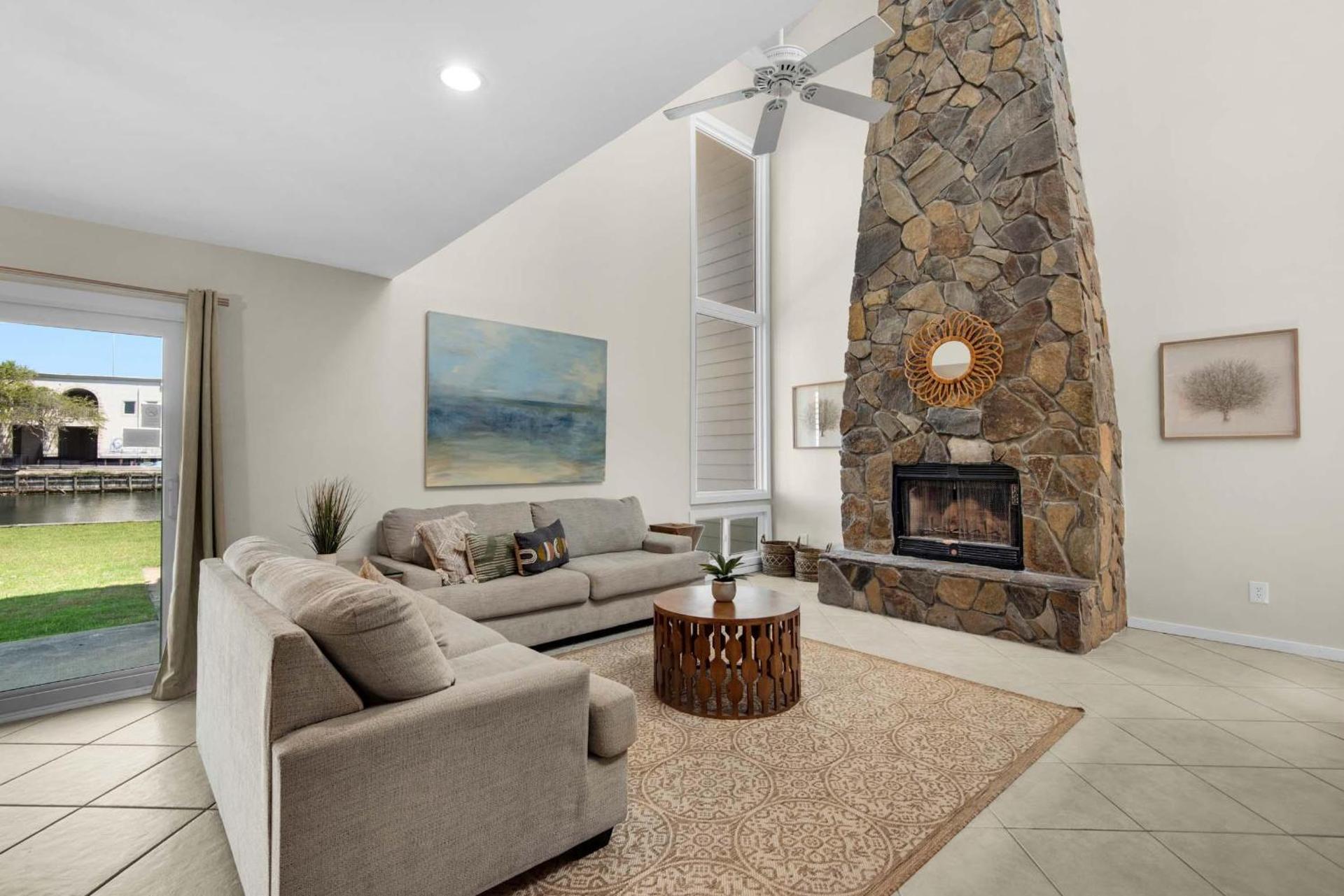 Shoreline Towers Townhouse 4-4