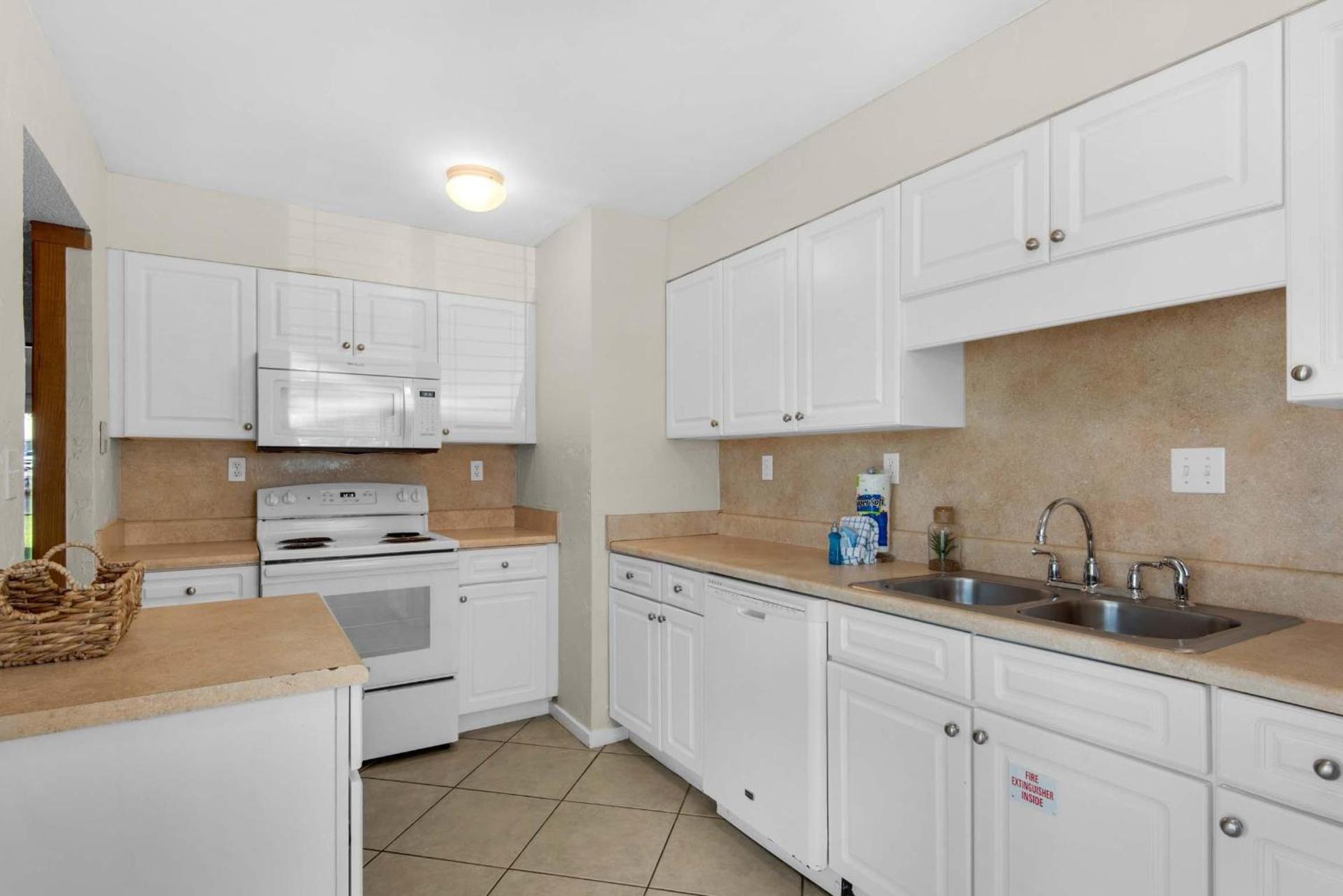 Shoreline Towers Townhouse 4-4