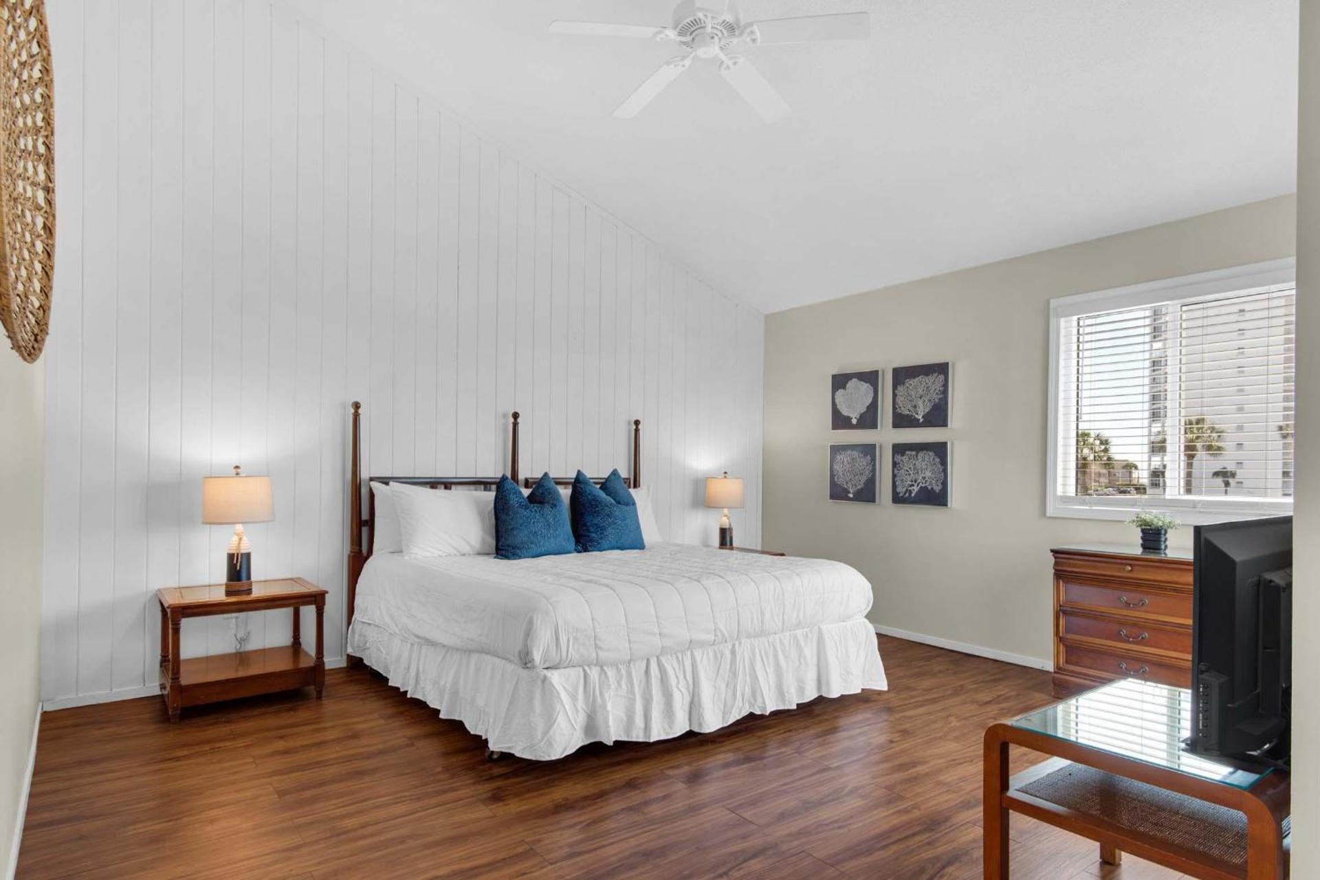 Shoreline Towers Townhouse 4-4