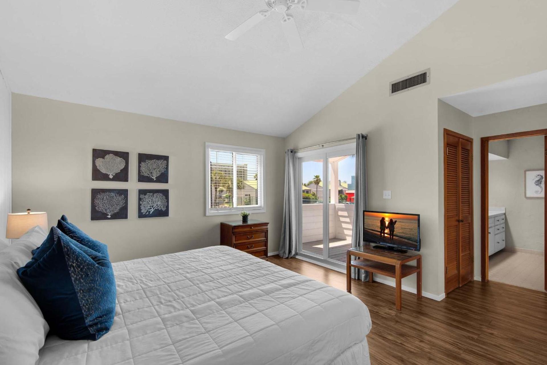 Shoreline Towers Townhouse 4-4