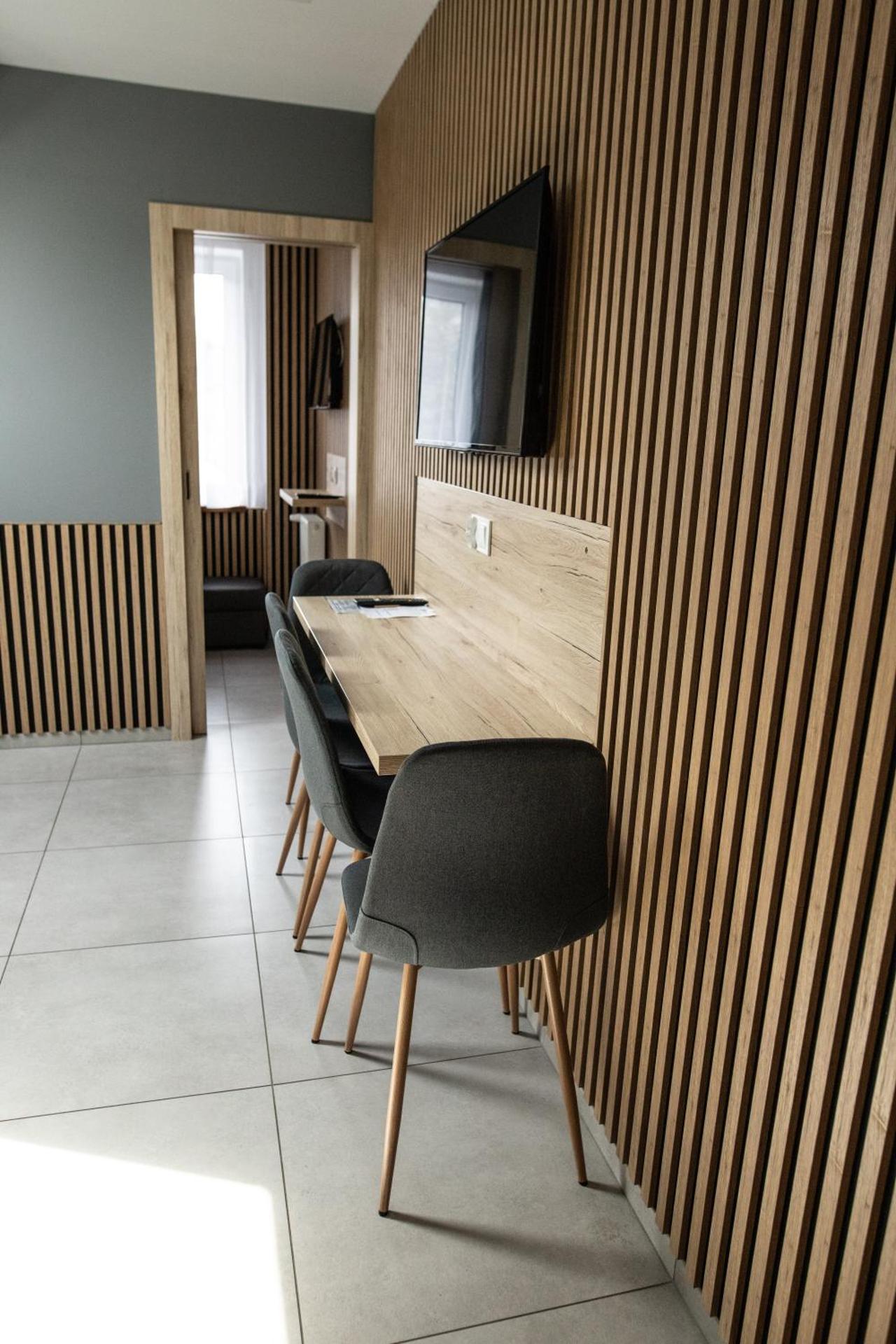 One-Bedroom Apartment with View