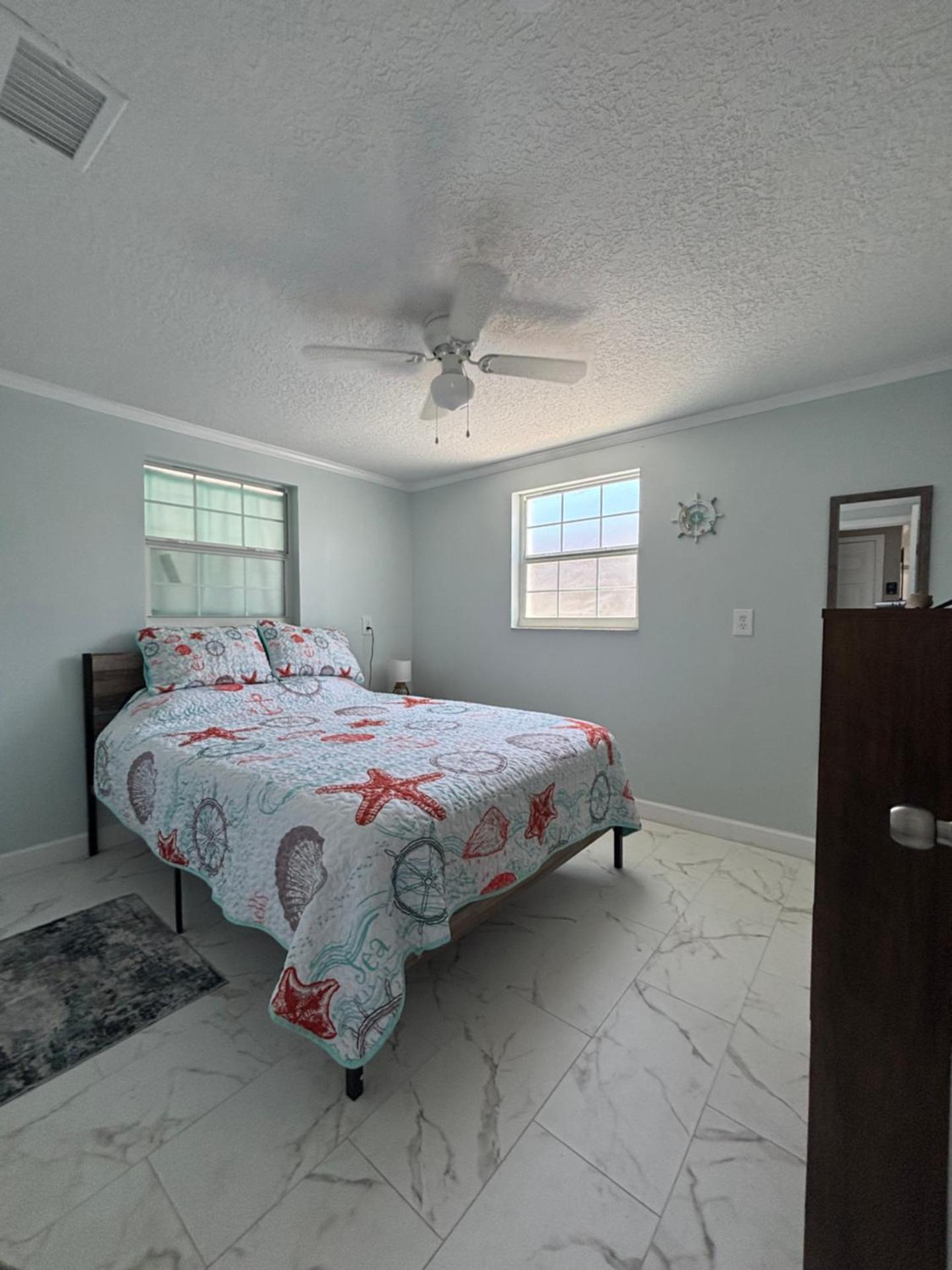 Gorgeous Seaside Seashell Cottage!