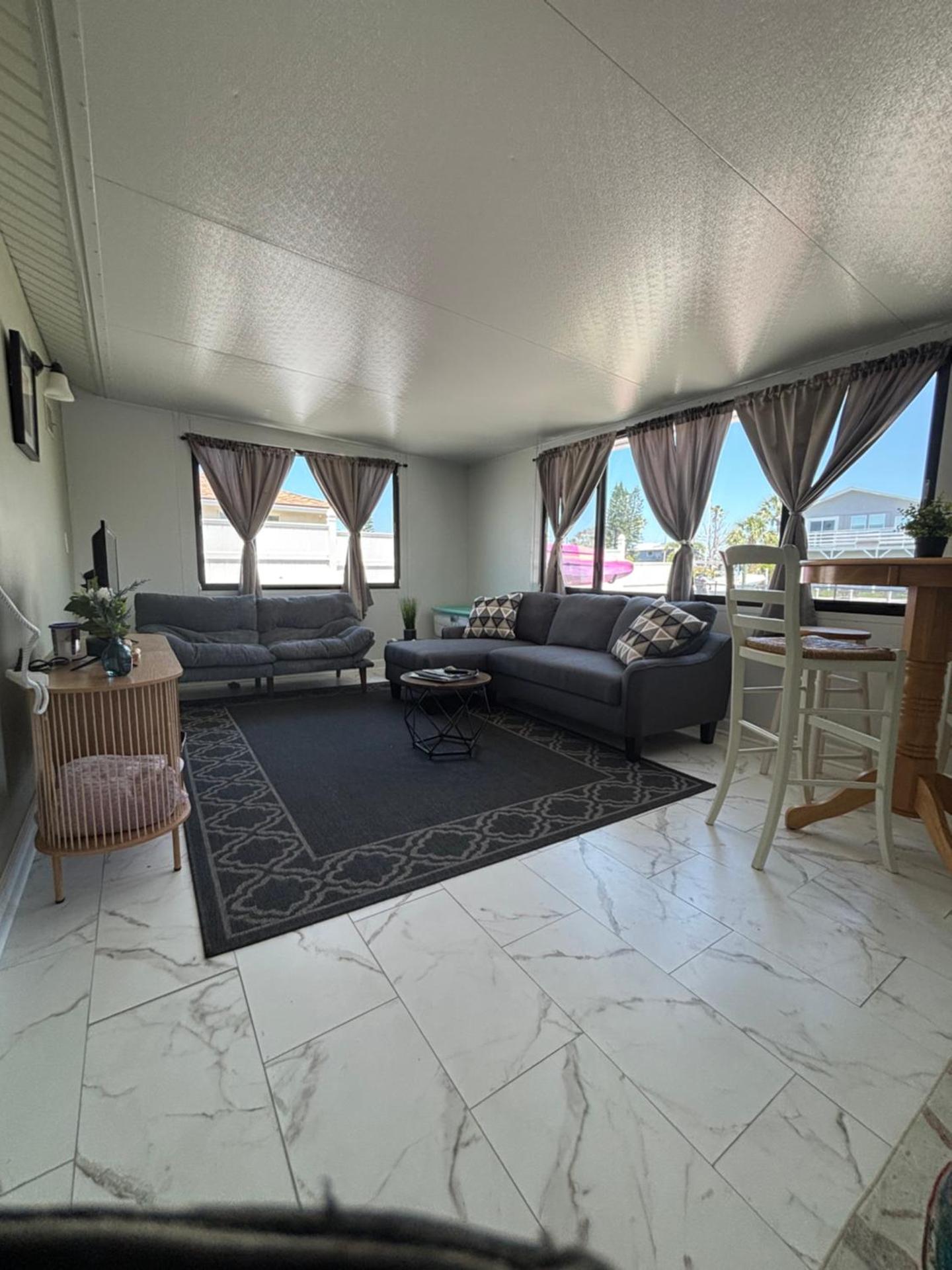 Gorgeous Seaside Seashell Cottage!