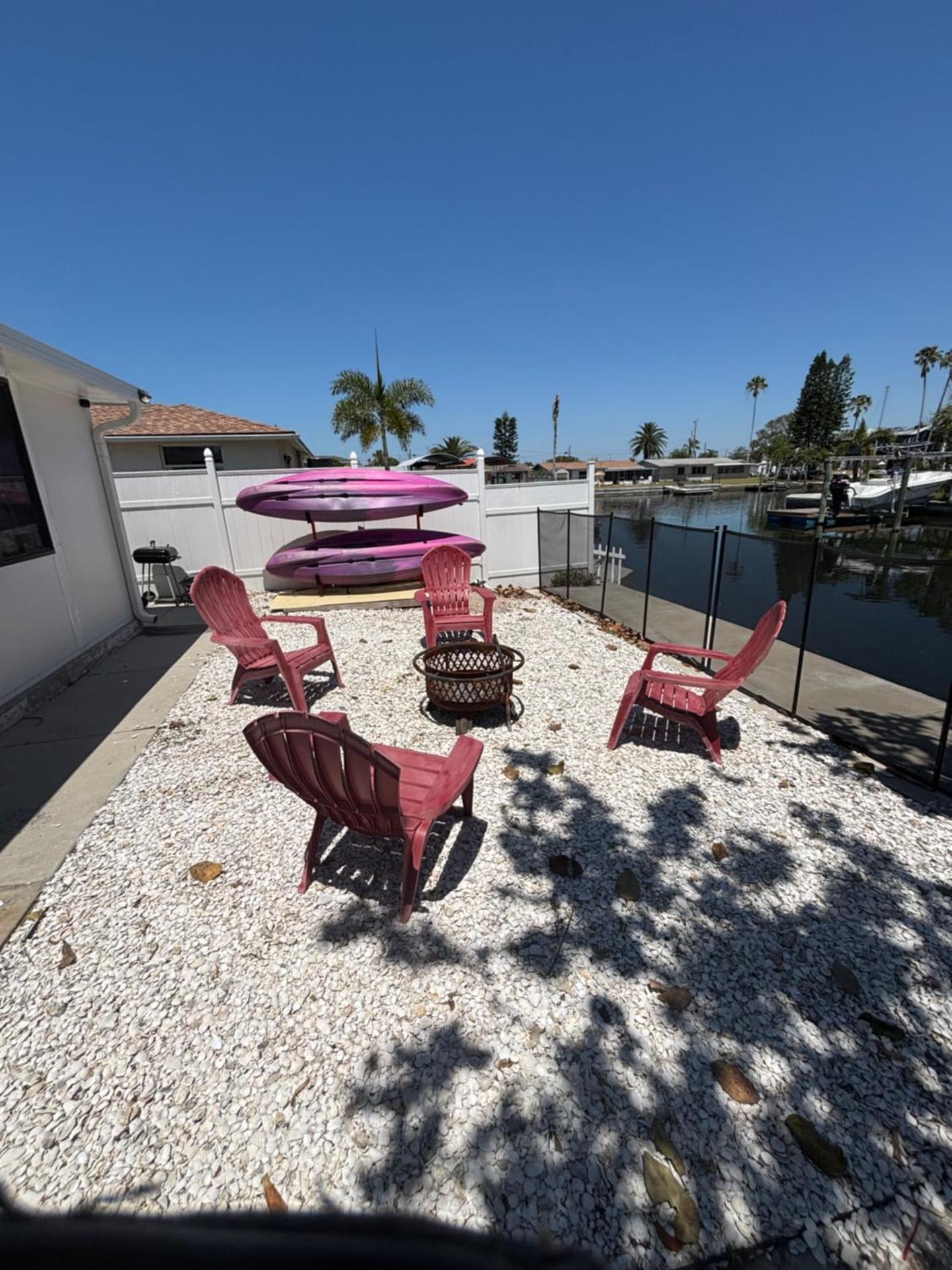 Gorgeous Seaside Seashell Cottage!