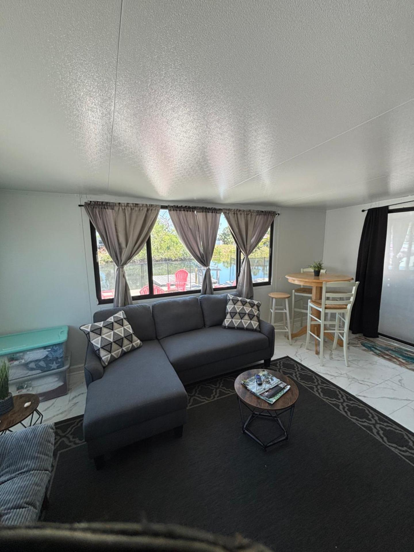 Gorgeous Seaside Seashell Cottage!