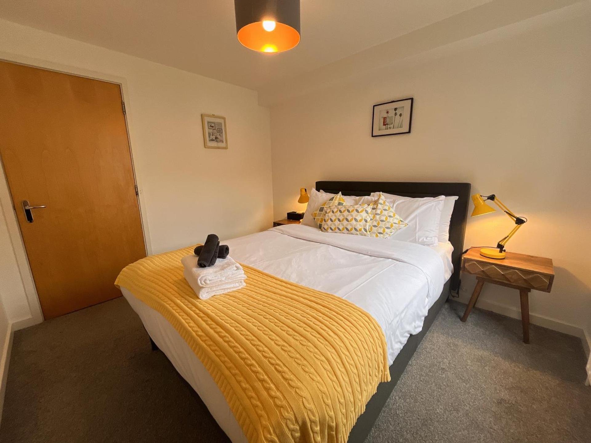 Apartment 2 bath free parking