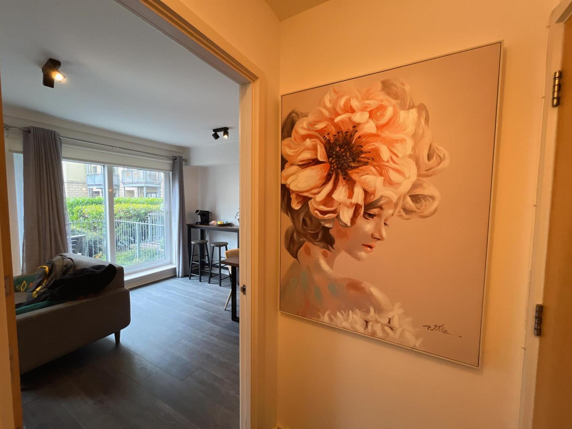 Apartment 2 bath free parking