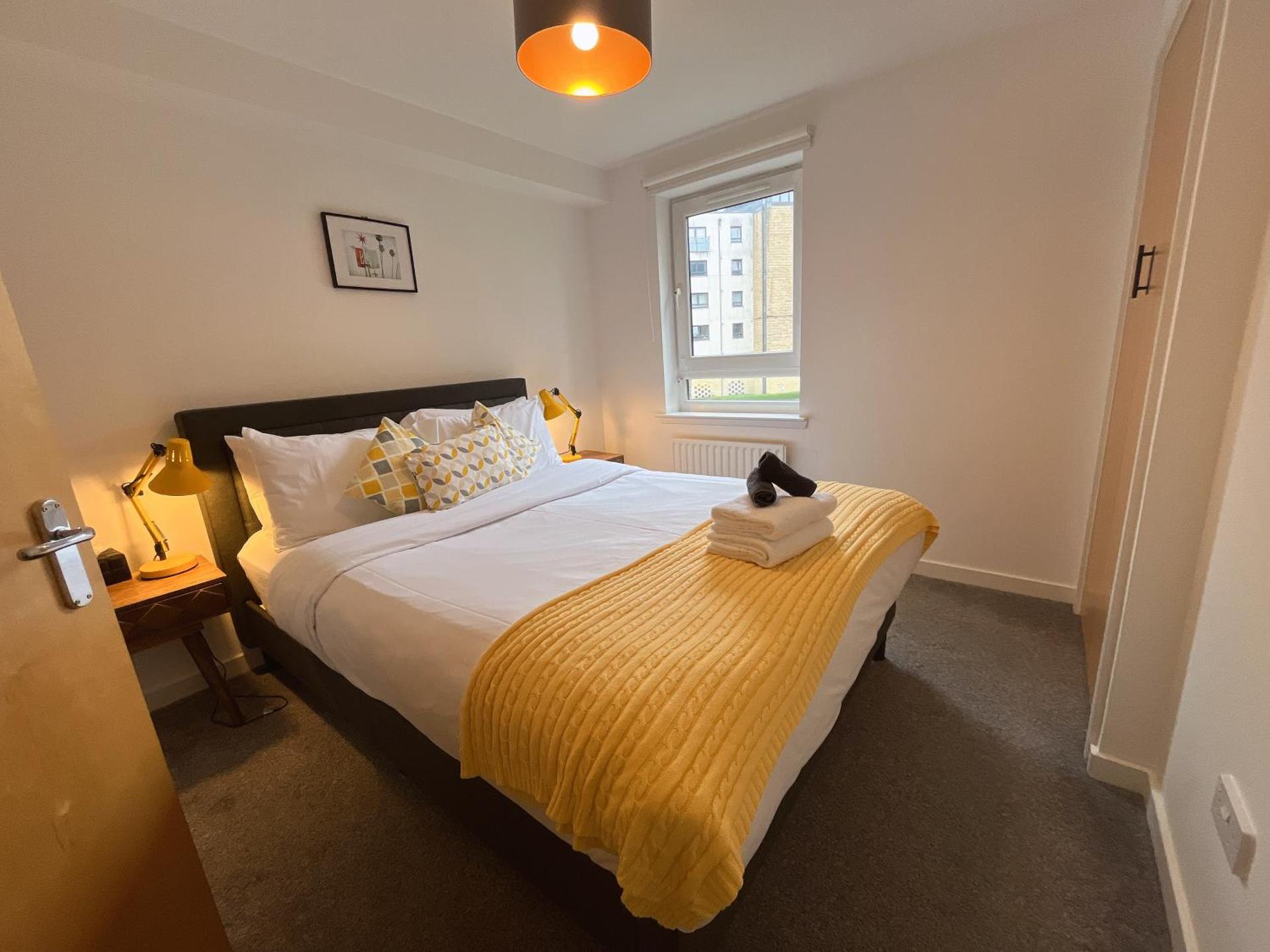 Apartment 2 bath free parking