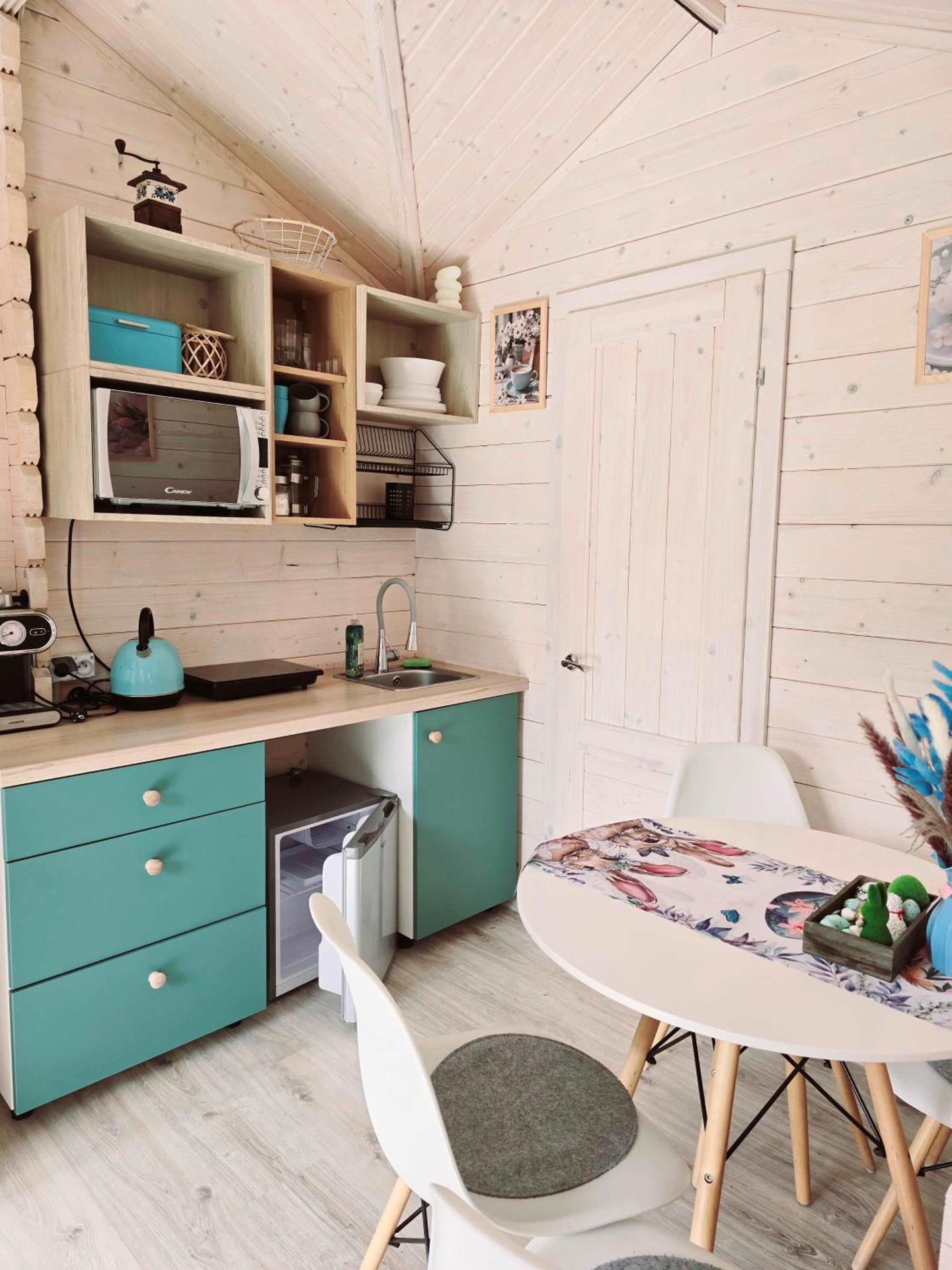 Kitchen or kitchenette