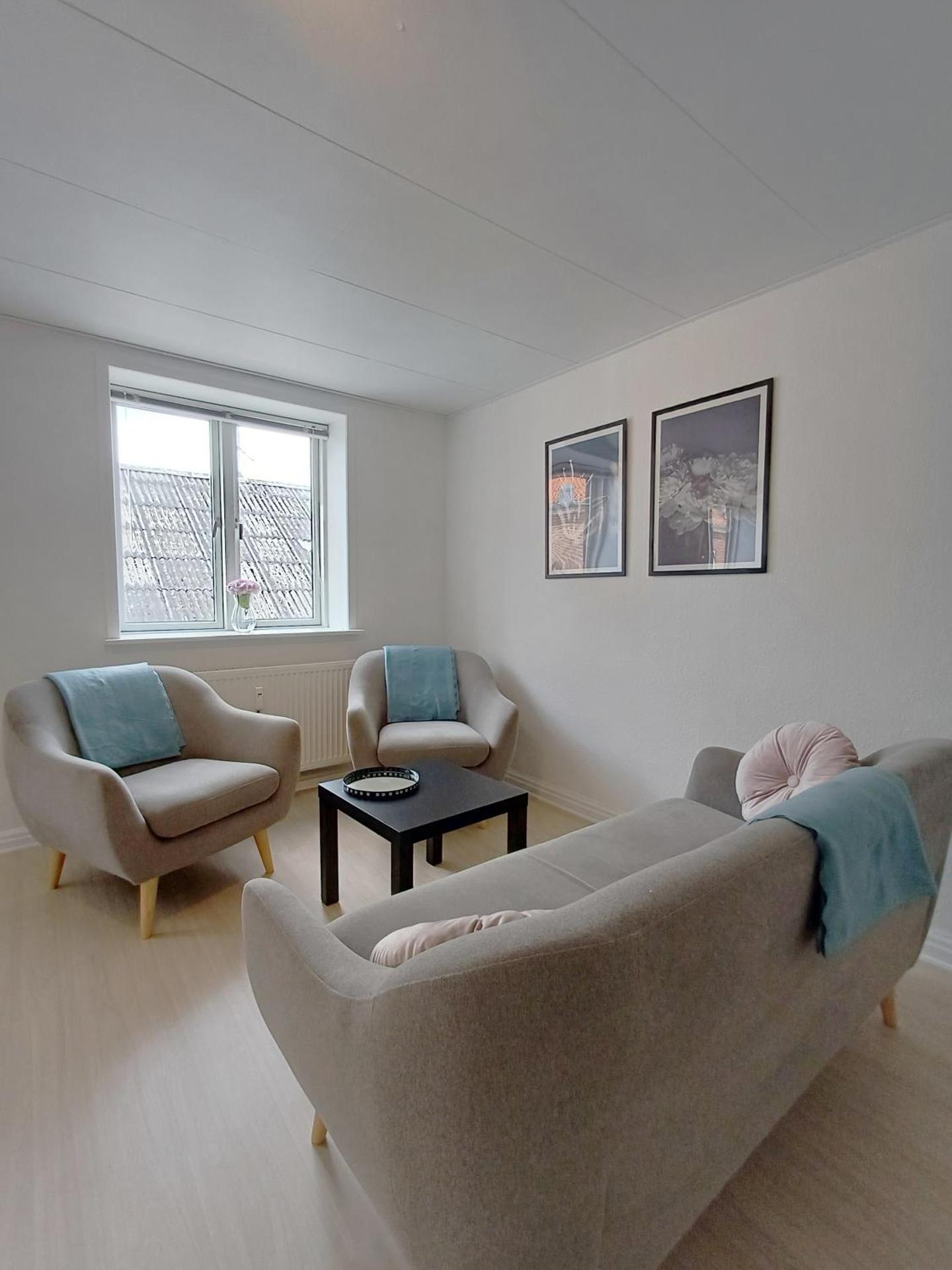 Bright Double Room with Free Parking