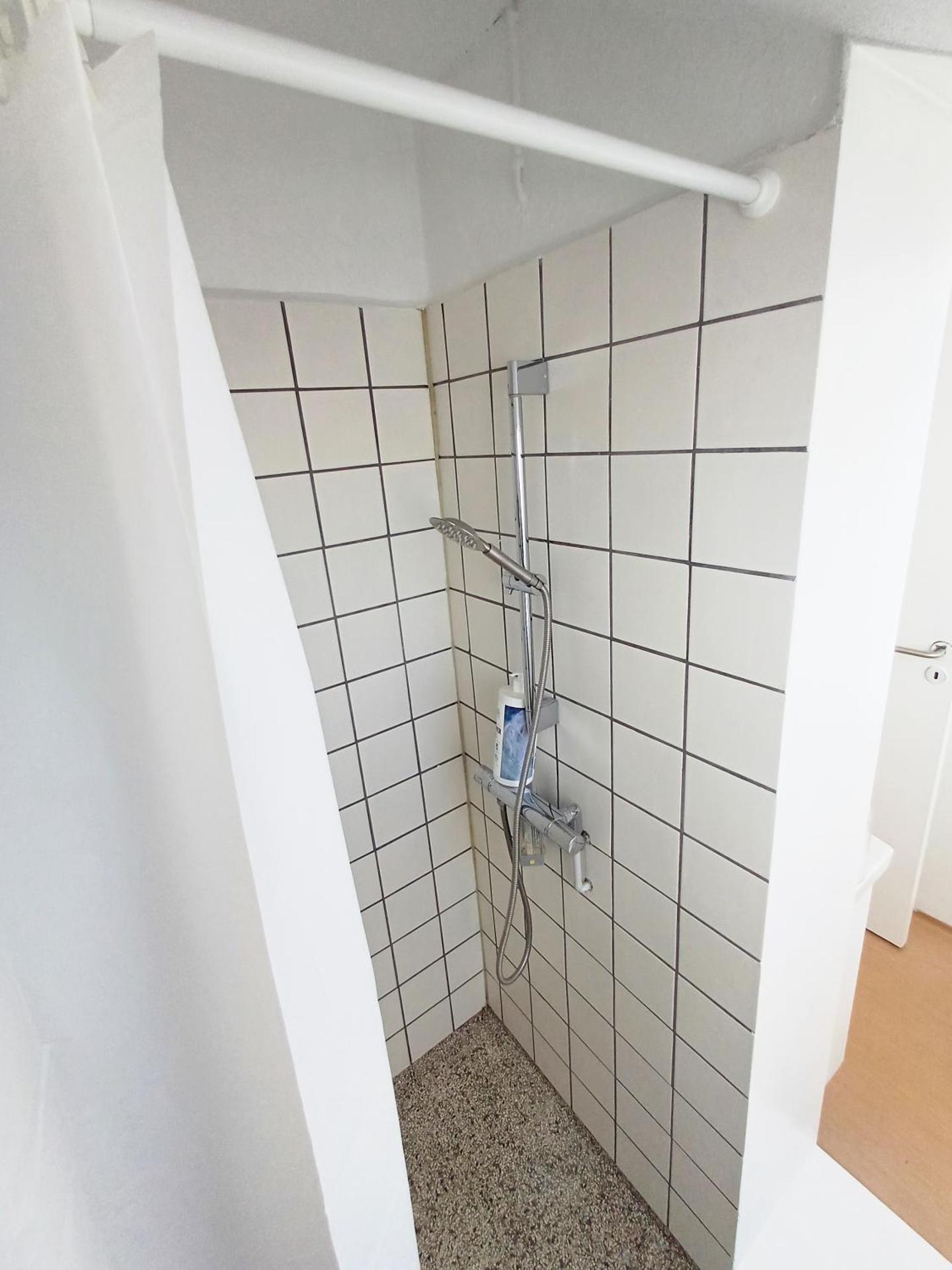 Bright Double Room with Free Parking