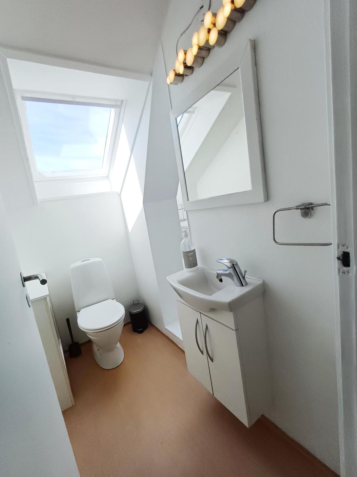 Bright Double Room with Free Parking