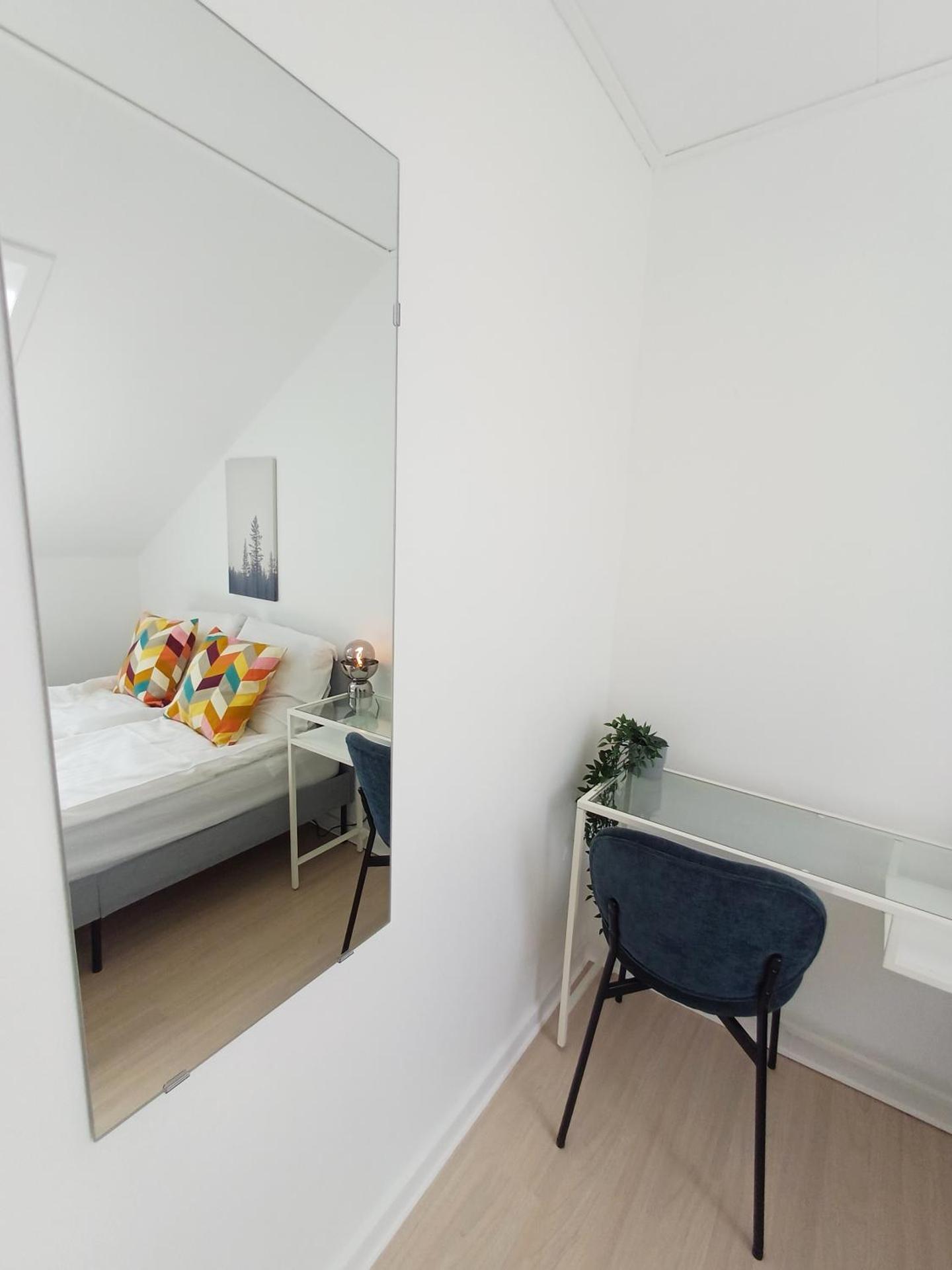 Bright Double Room with Free Parking