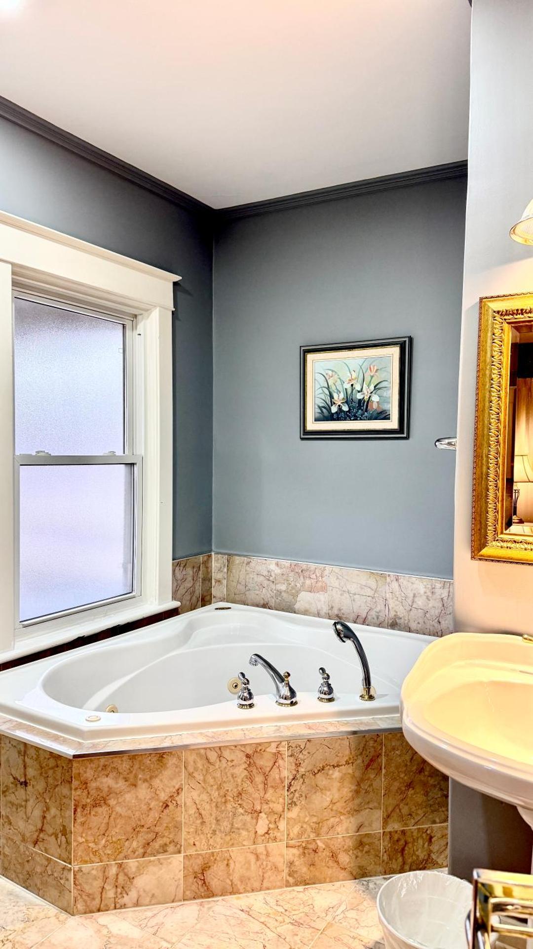 Two bedrooms unit with jacuzzi and great view