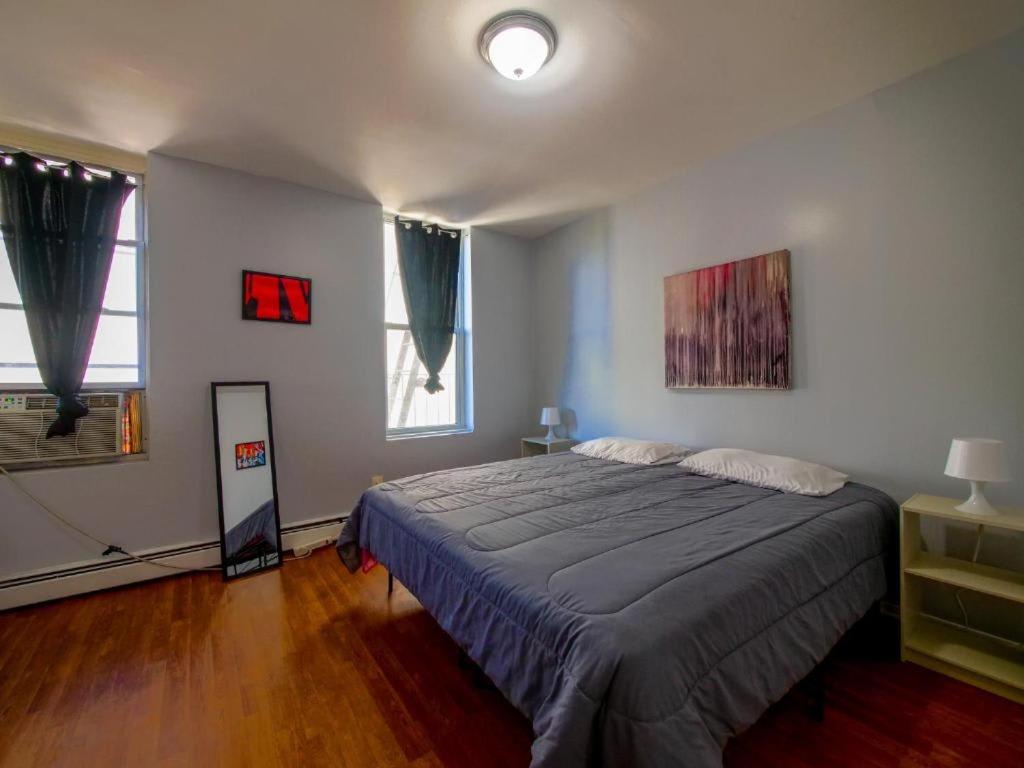 Sleek one-bedroom abode near NYC