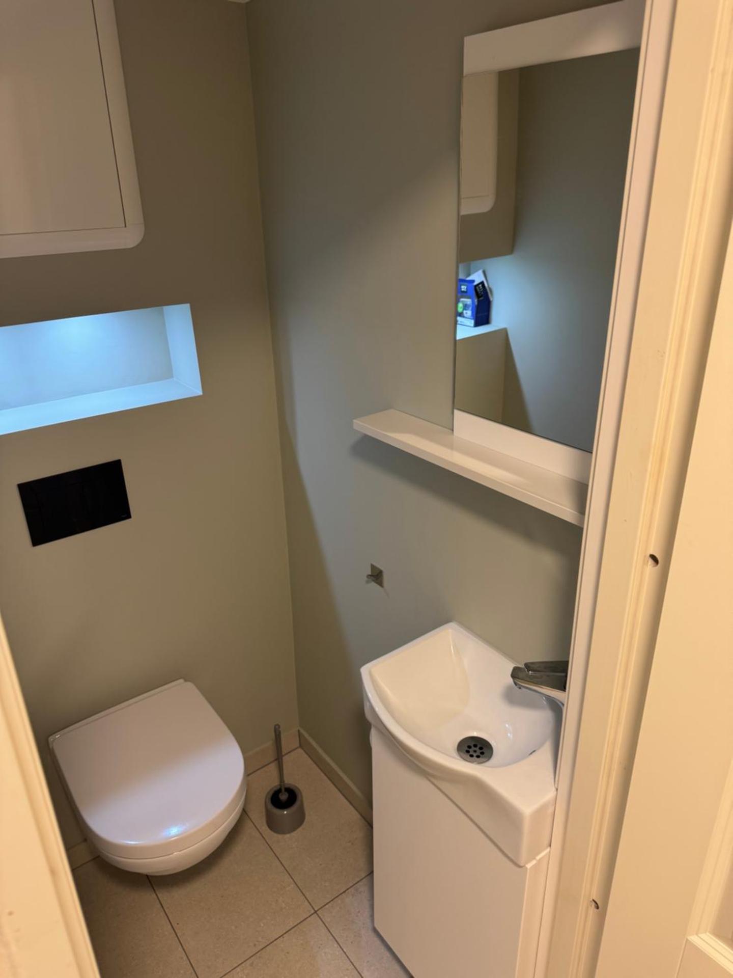 Alesund bedroom with shared shower