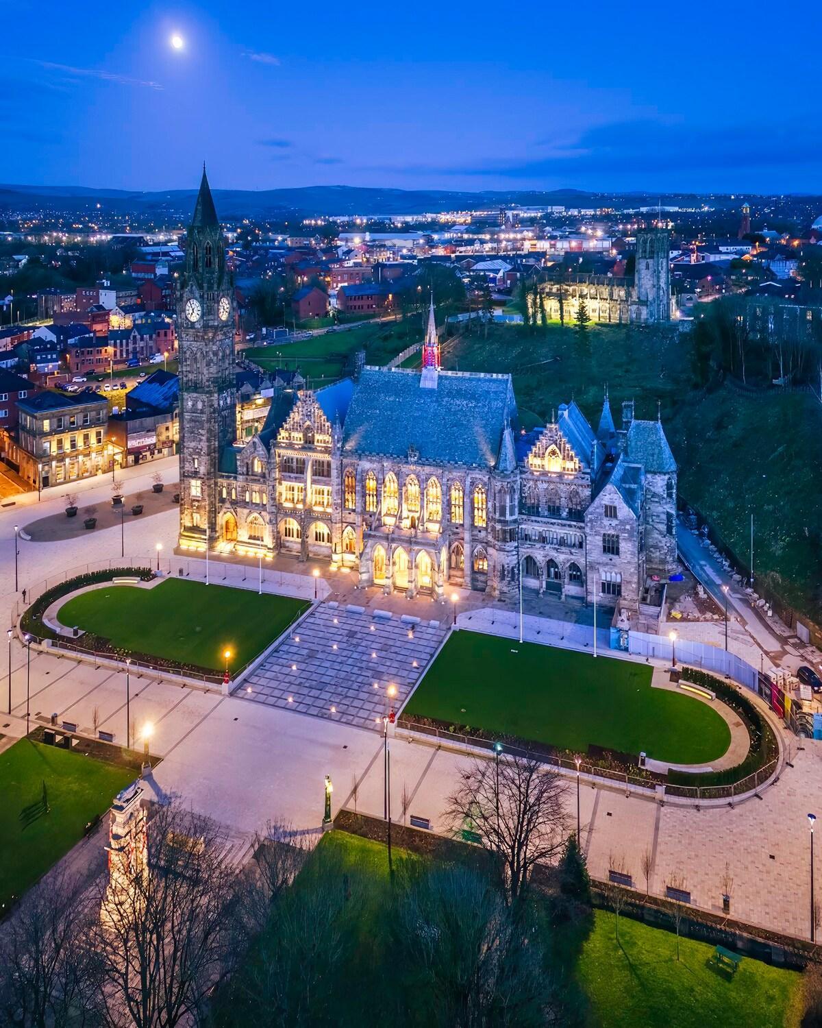 Rochdale Hideaway - Huge 5 Bedroom House