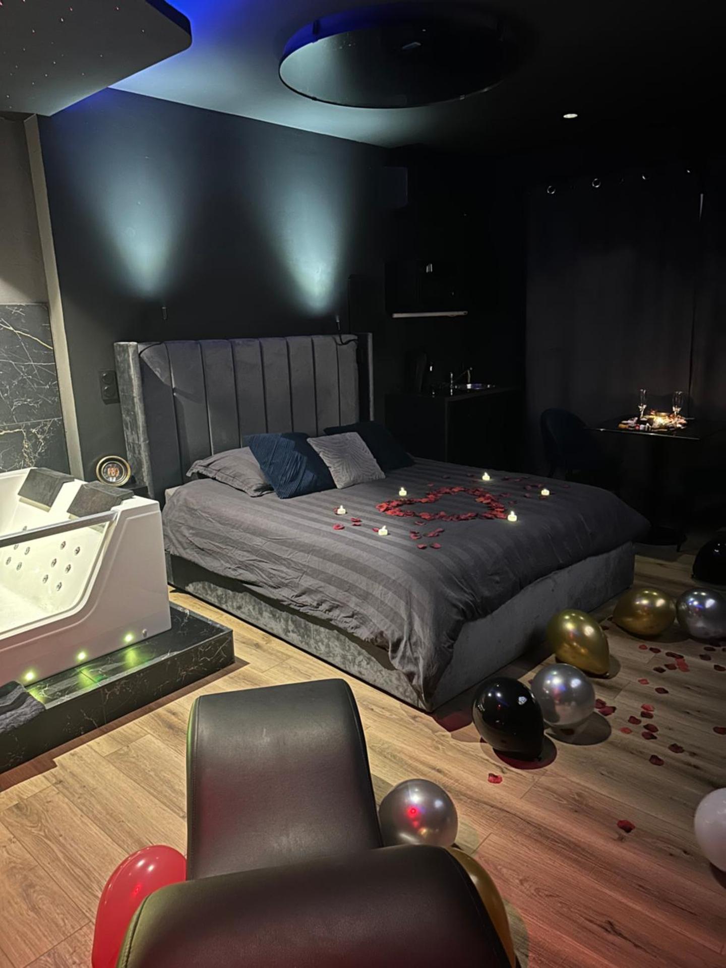 Loft, Studio and Love Rooms