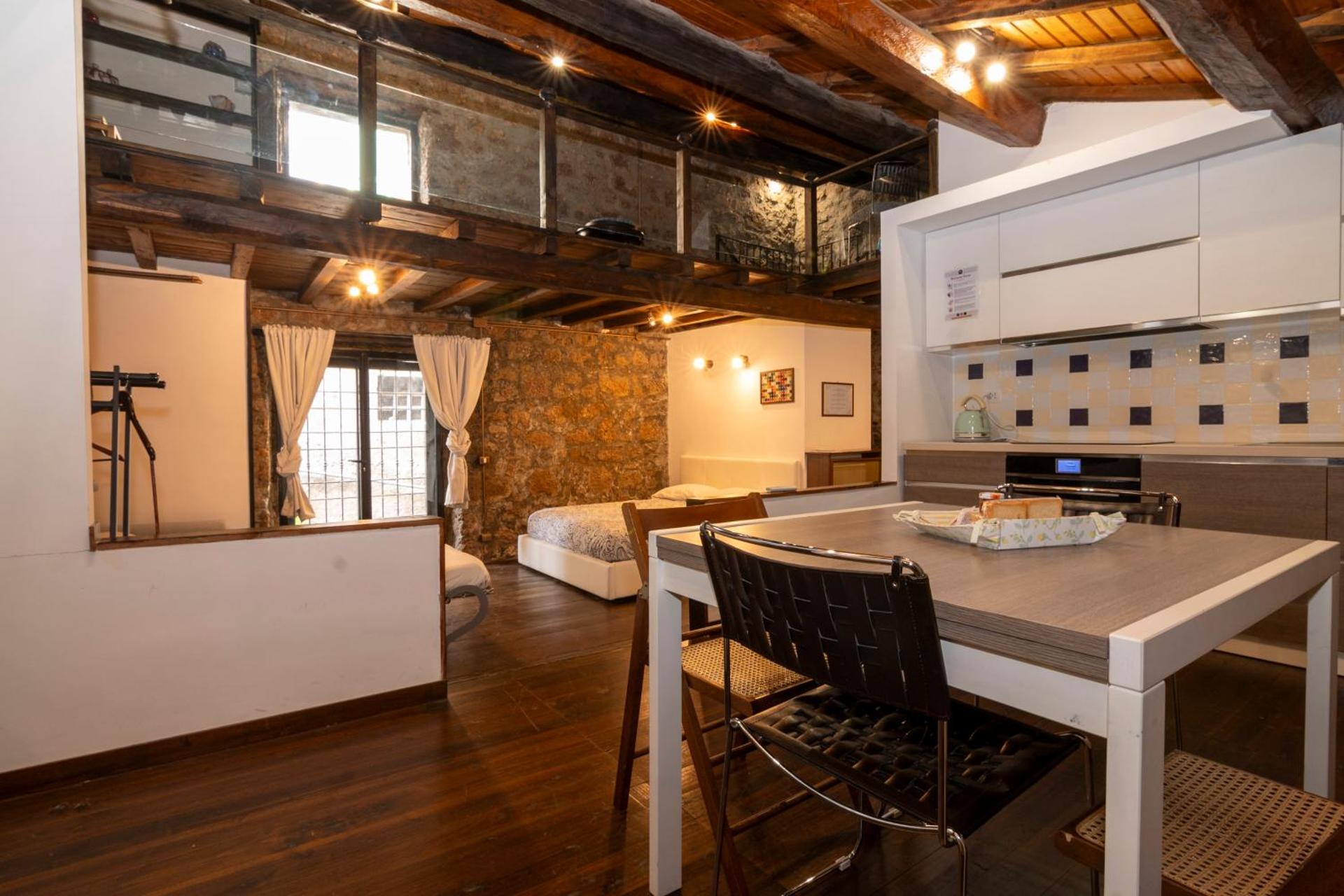 Maestosa Roccaforte dei Principi, 3 piani tutti per voi!