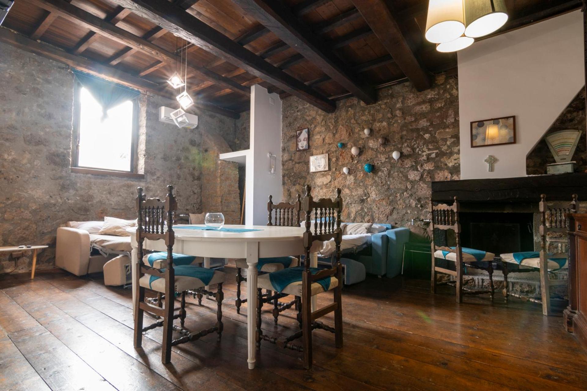 Maestosa Roccaforte dei Principi, 3 piani tutti per voi!