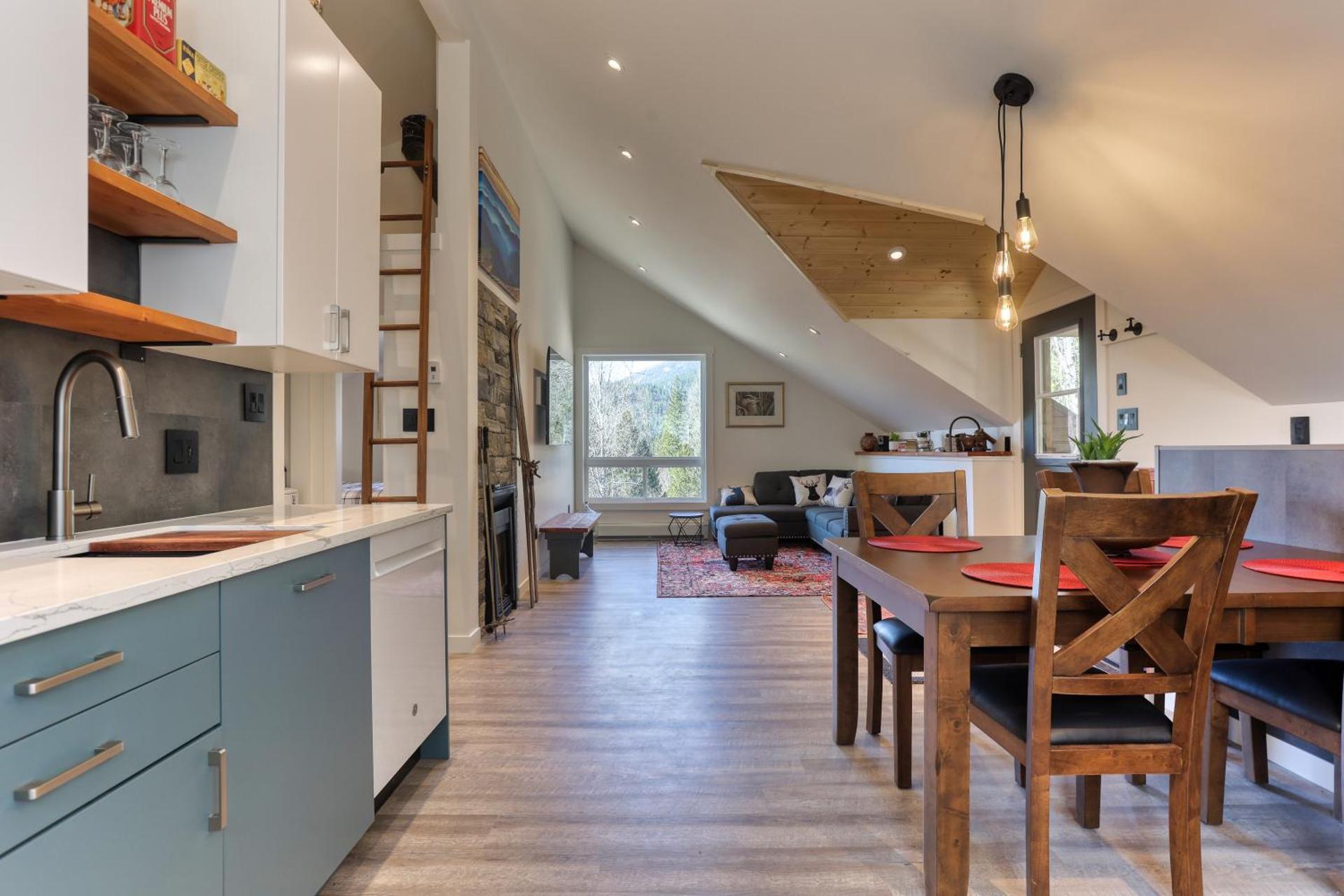 "NEWLY BUILT HOME" on 5 acres by the beach