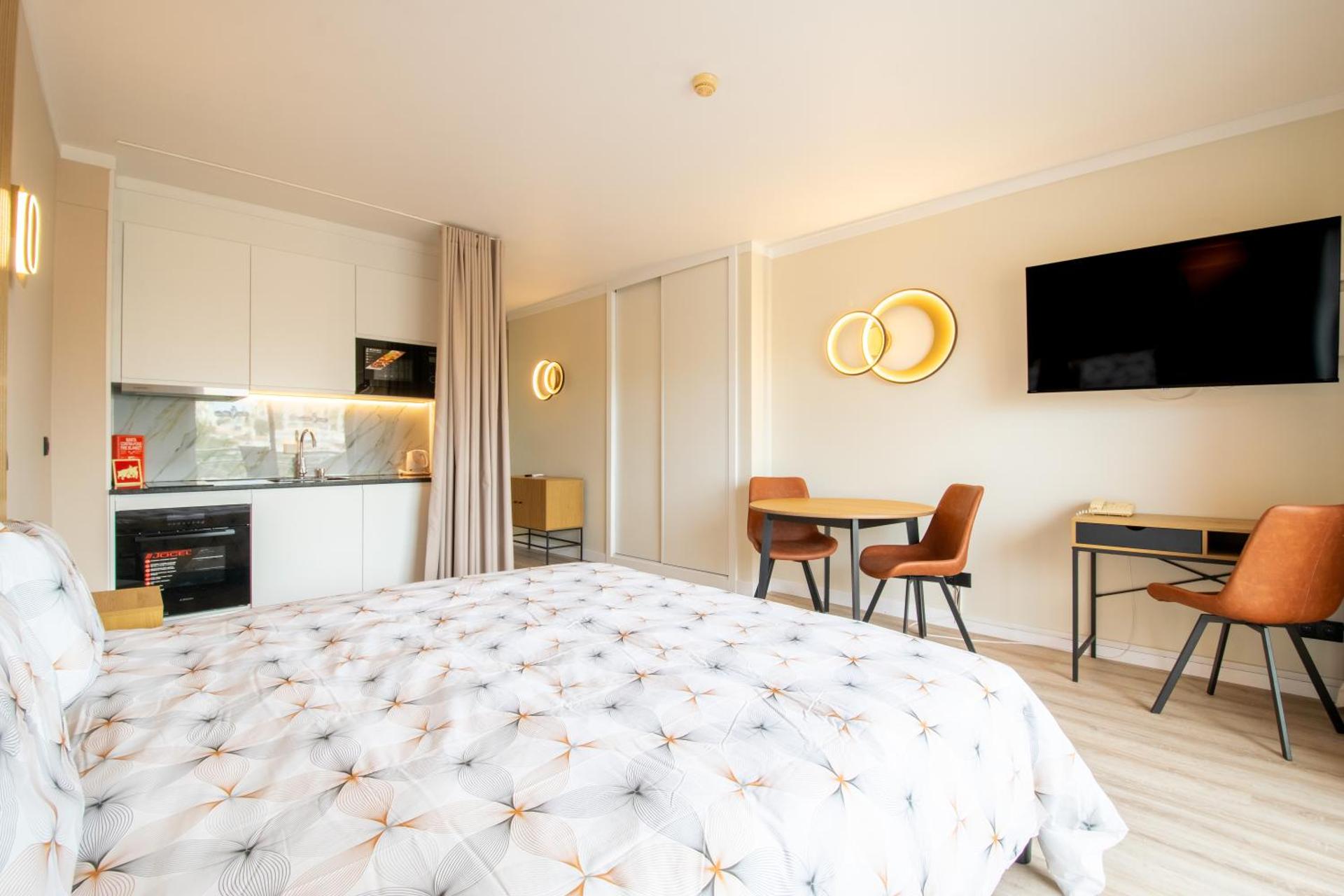 Superior Apartment with Balcony