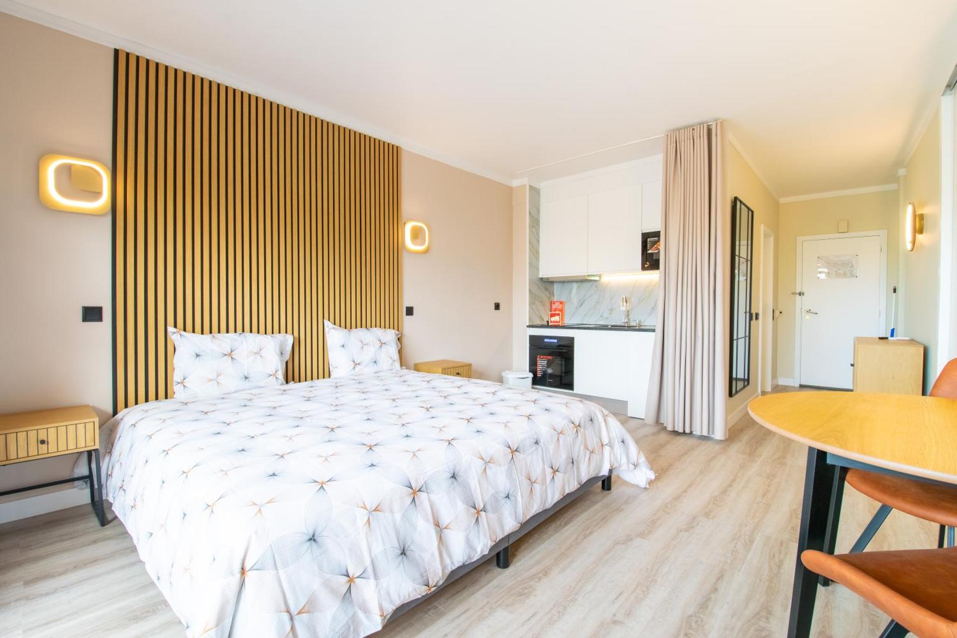 Superior Apartment with Balcony