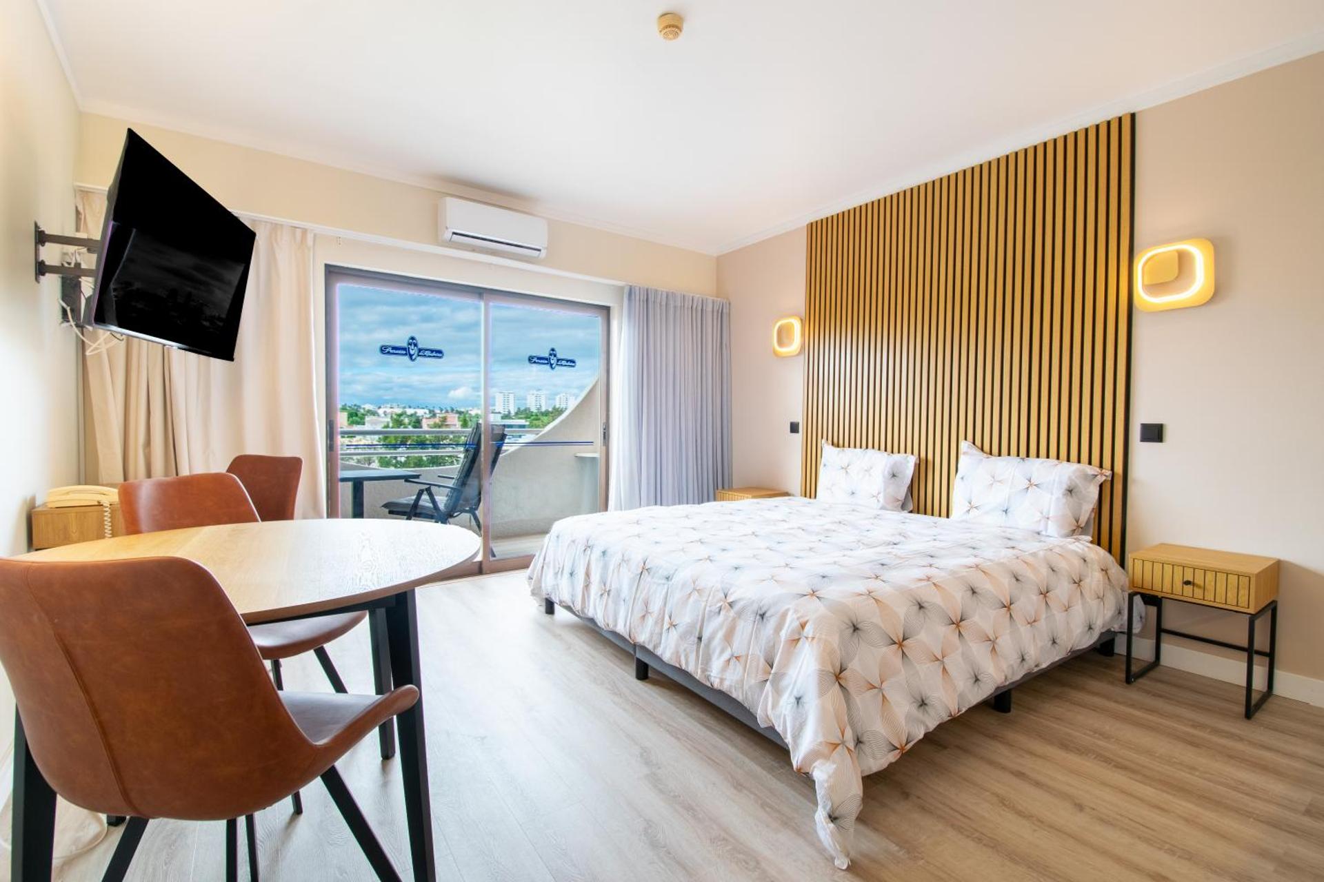 Superior Apartment with Balcony