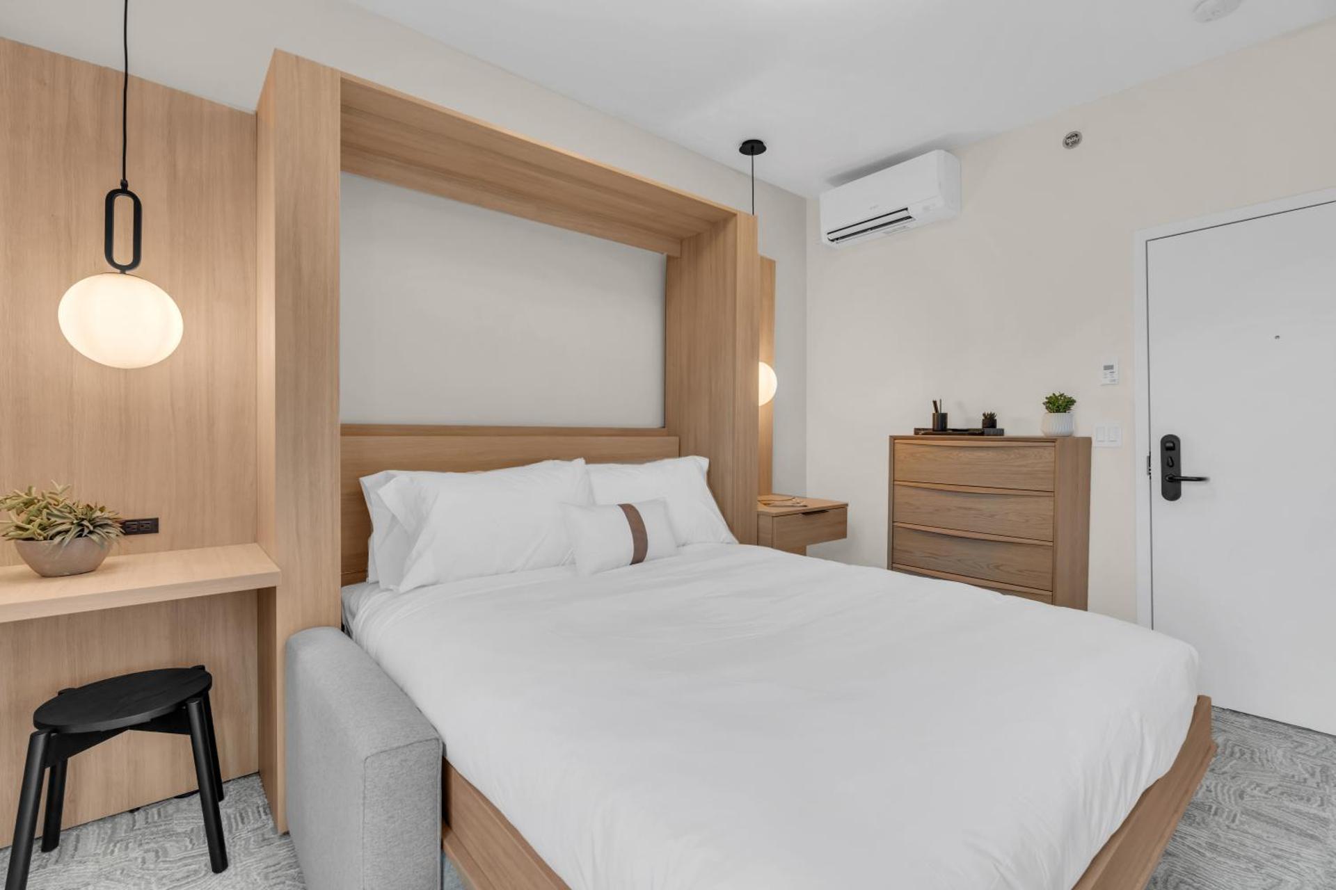 Queen Room with Shared Bathroom