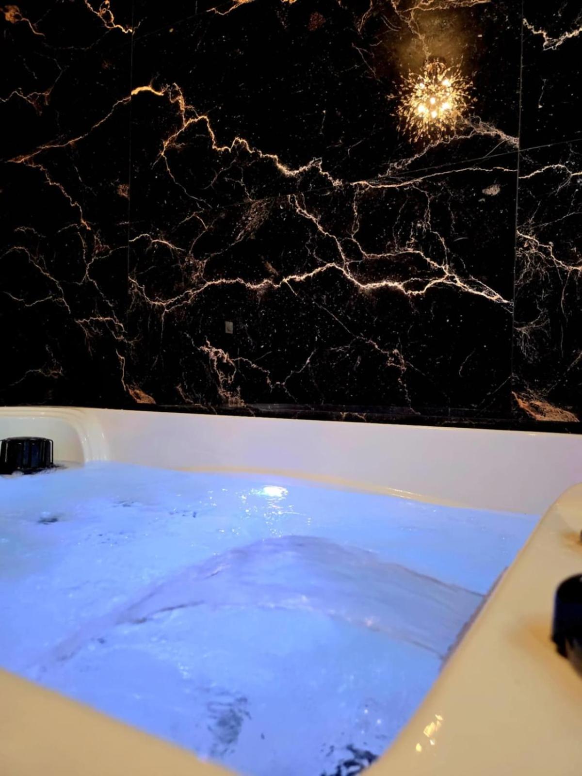 Suite with private Jacuzzi